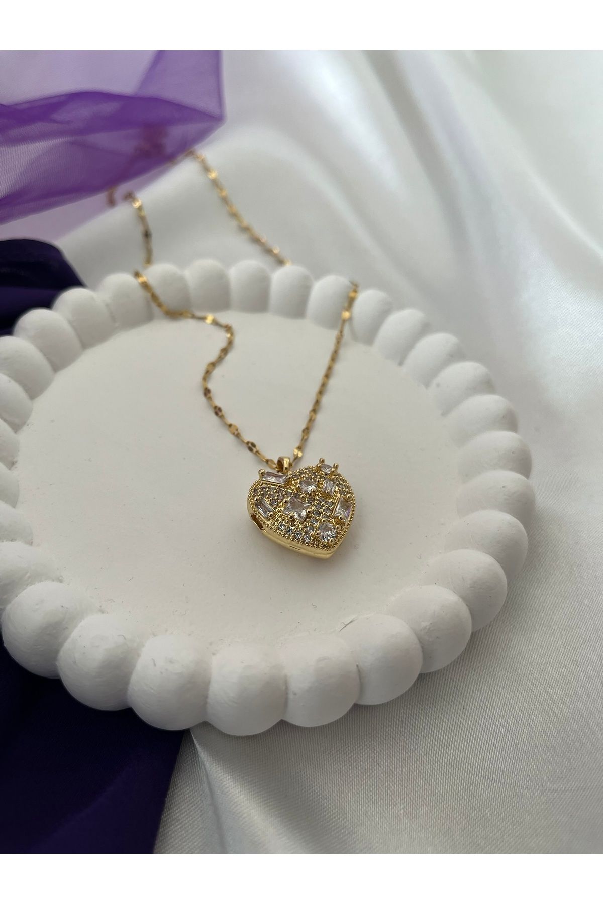 VioletDeseo Jewelry Zirkon Taş Detaylı Tombul Model Altın Renk Çelik Kolye