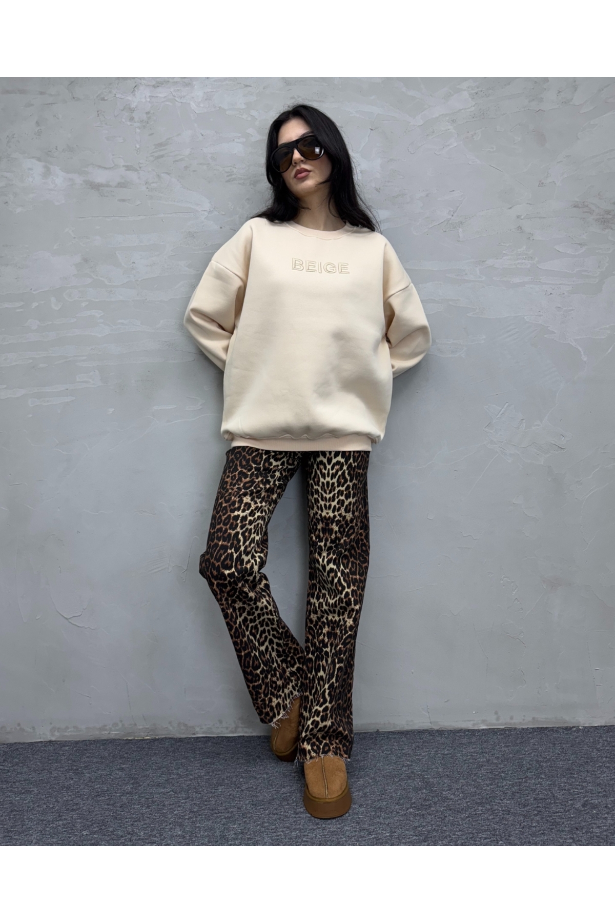 Kadın Bej Nakışlı 3 Iplik Şardonlu Oversize Sweat Shirt
