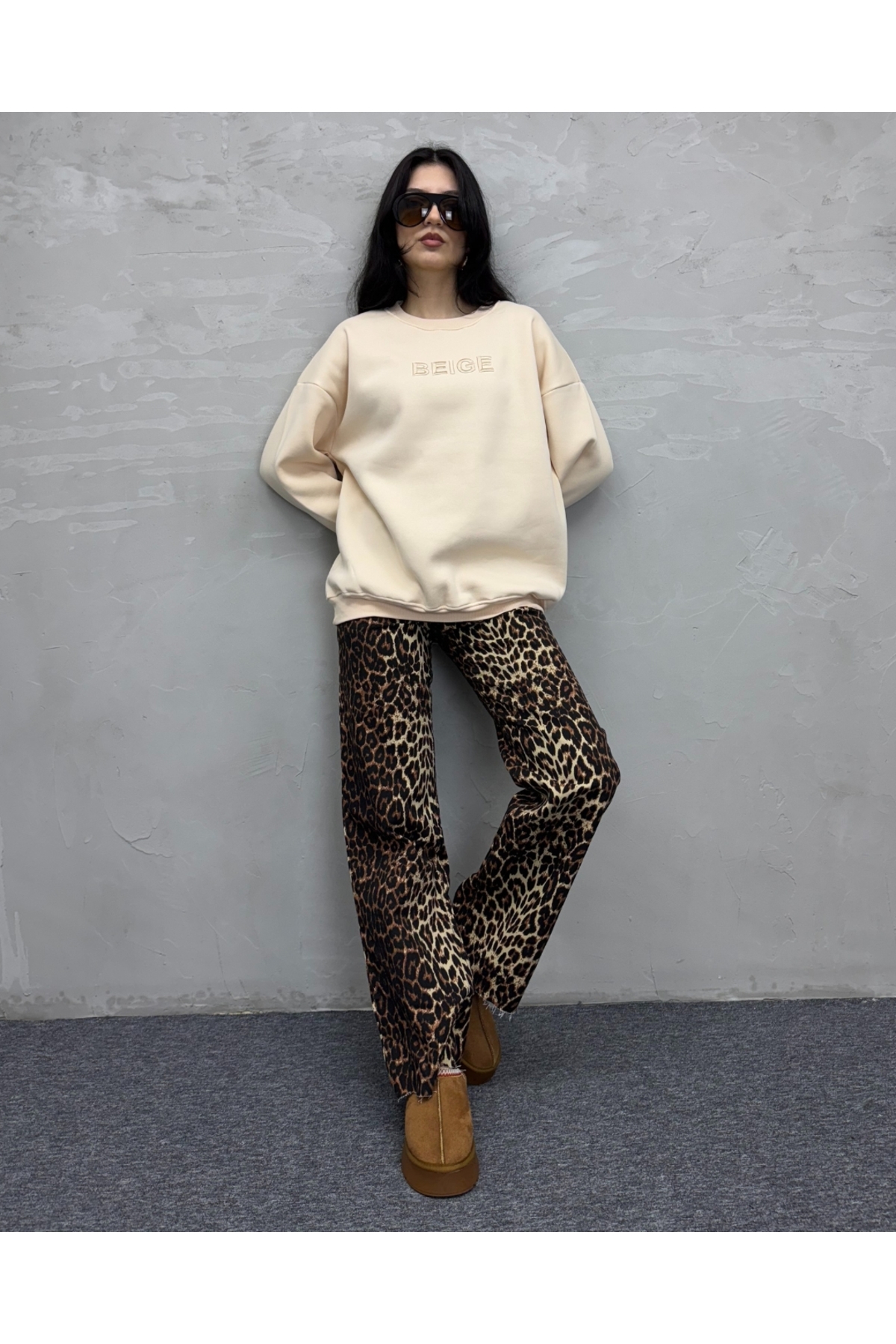 Kadın Bej Nakışlı 3 Iplik Şardonlu Oversize Sweat Shirt