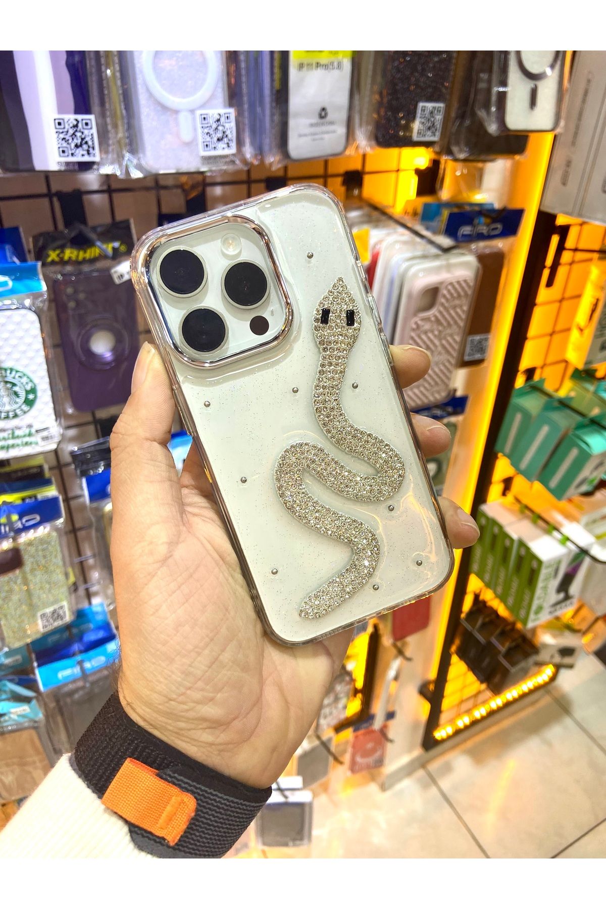 BYDC (iPhone 16) Uyumlu Taş İşlemeli Snake Yılan Figürlü Premium Sert Şeffaf Silikon Kılıf