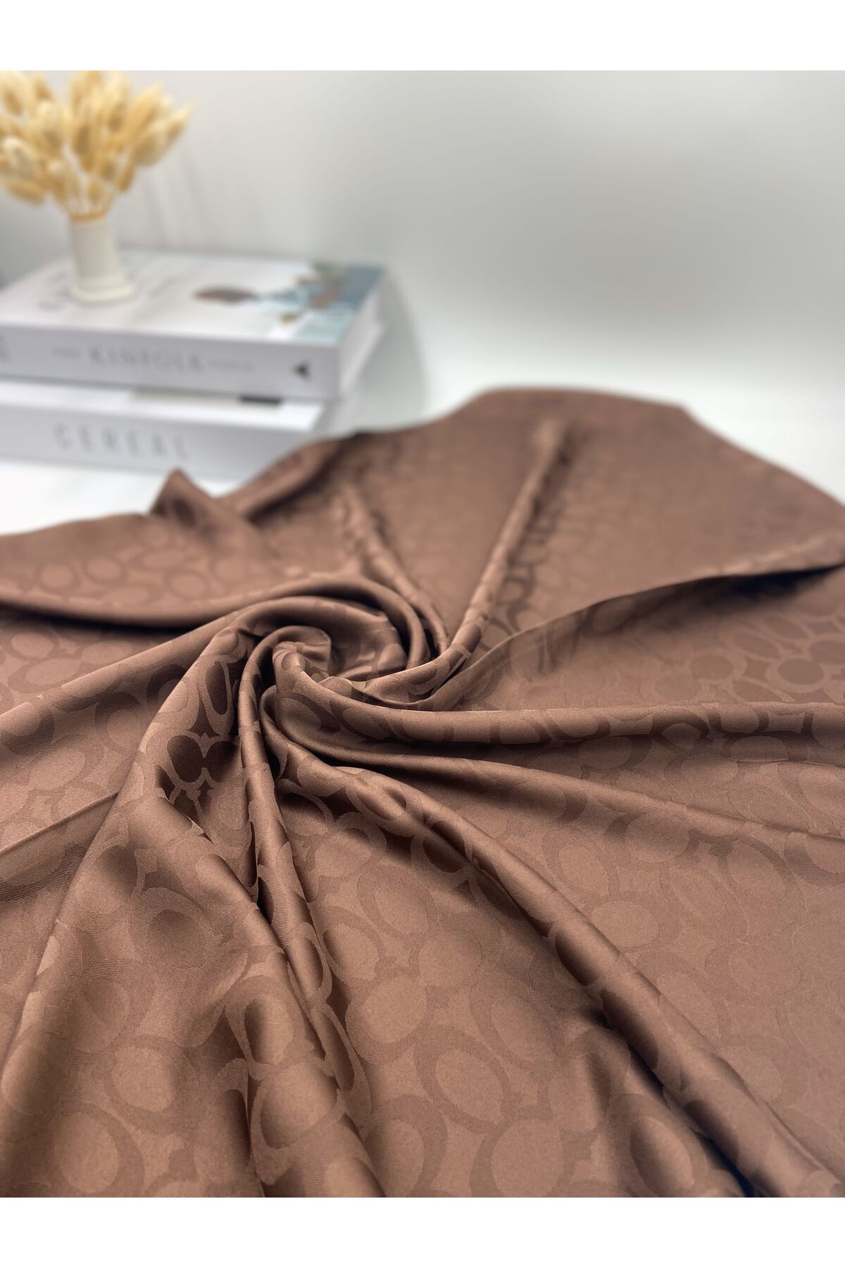 Soft shawl KENDİNDEN DESENLİ JAKAR KUMAŞ ŞAL