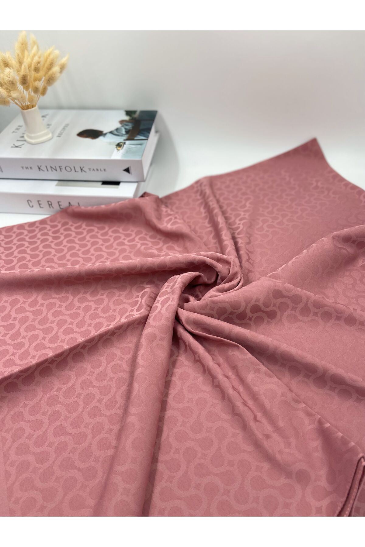 Soft shawl KENDİNDEN DESENLİ JAKAR KUMAŞ ŞAL