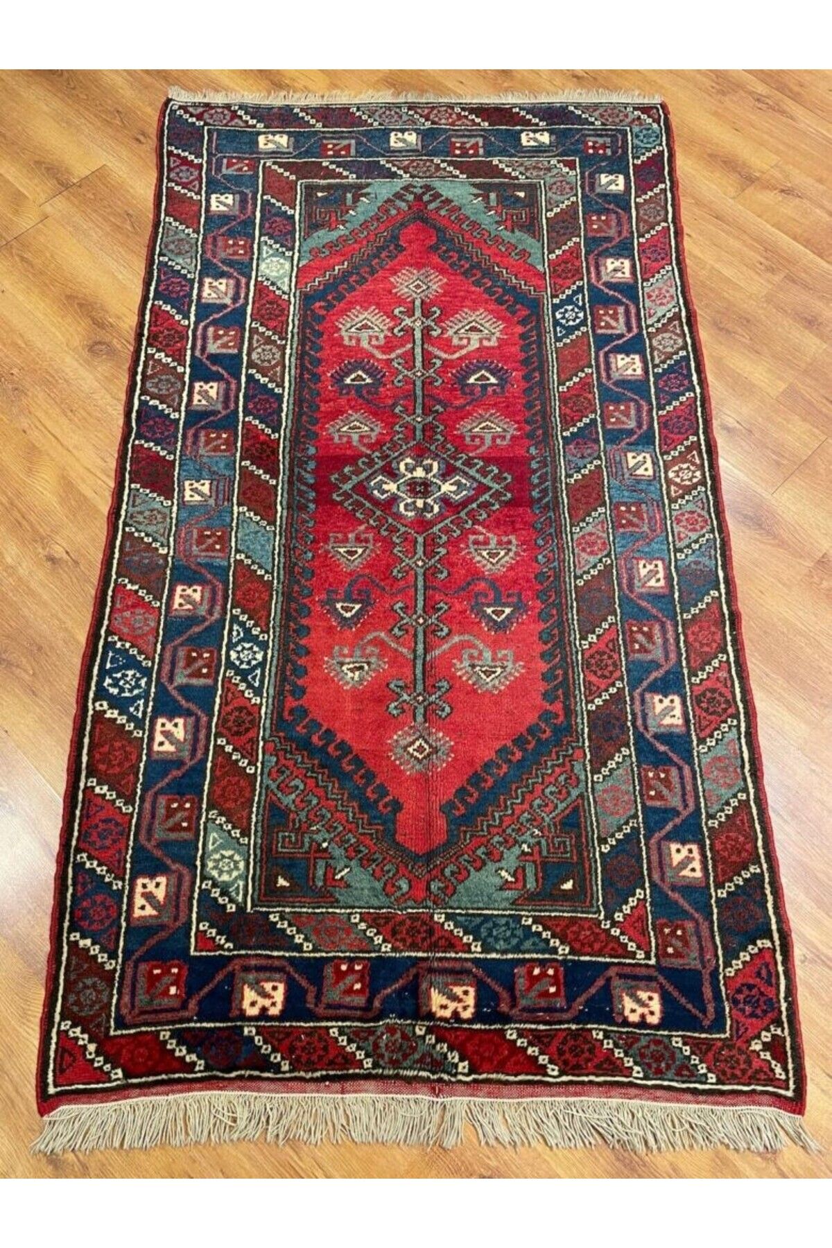 Handmade Eski Döşemealtı El Dokuma Yün Halı (119x212 cm)