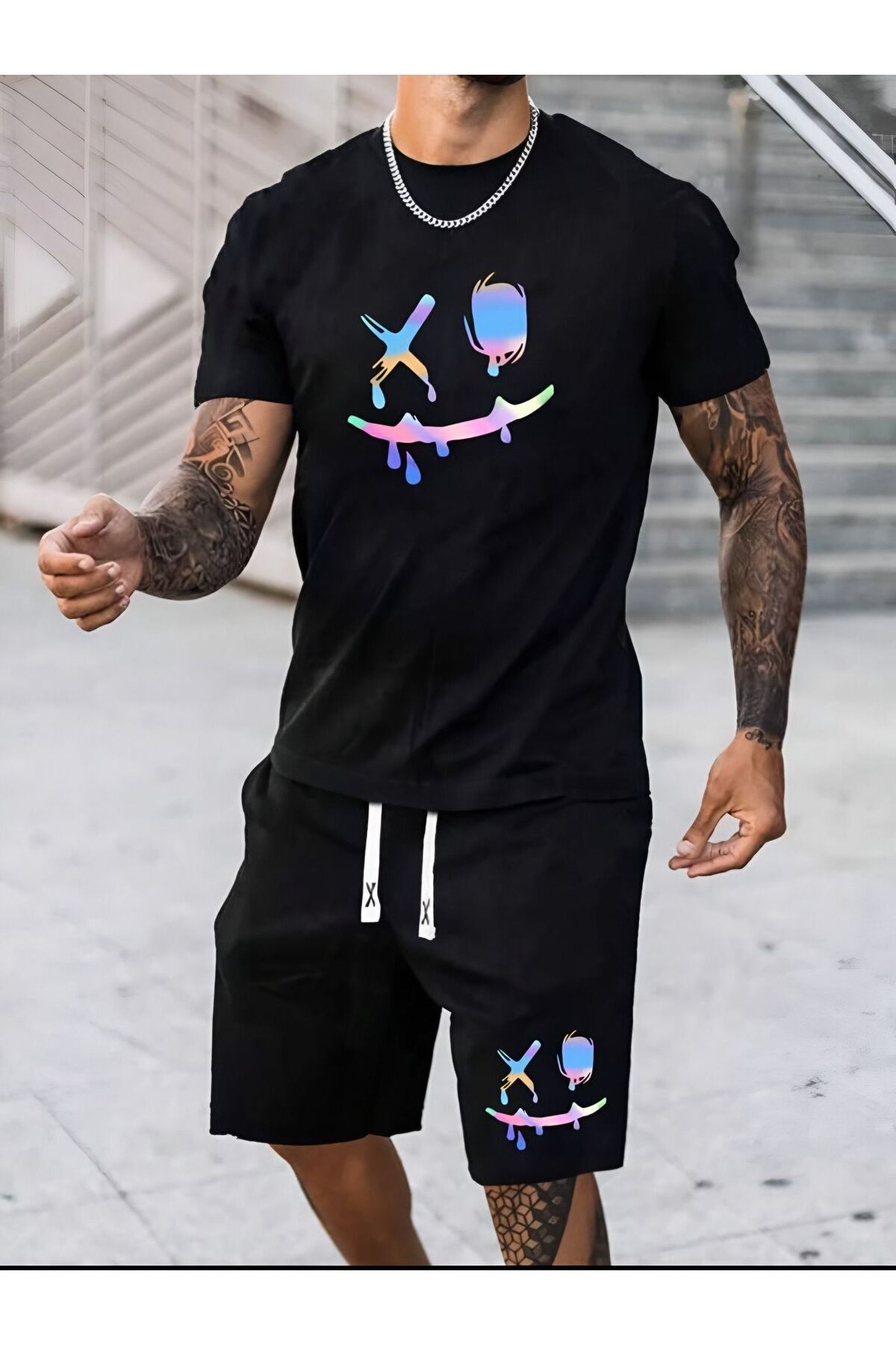 NewCabin Yeni Sezon Holografik Efektli Dijital Baskılı Oversize Tişört ve Şort Takımı - Spor & Streetwear