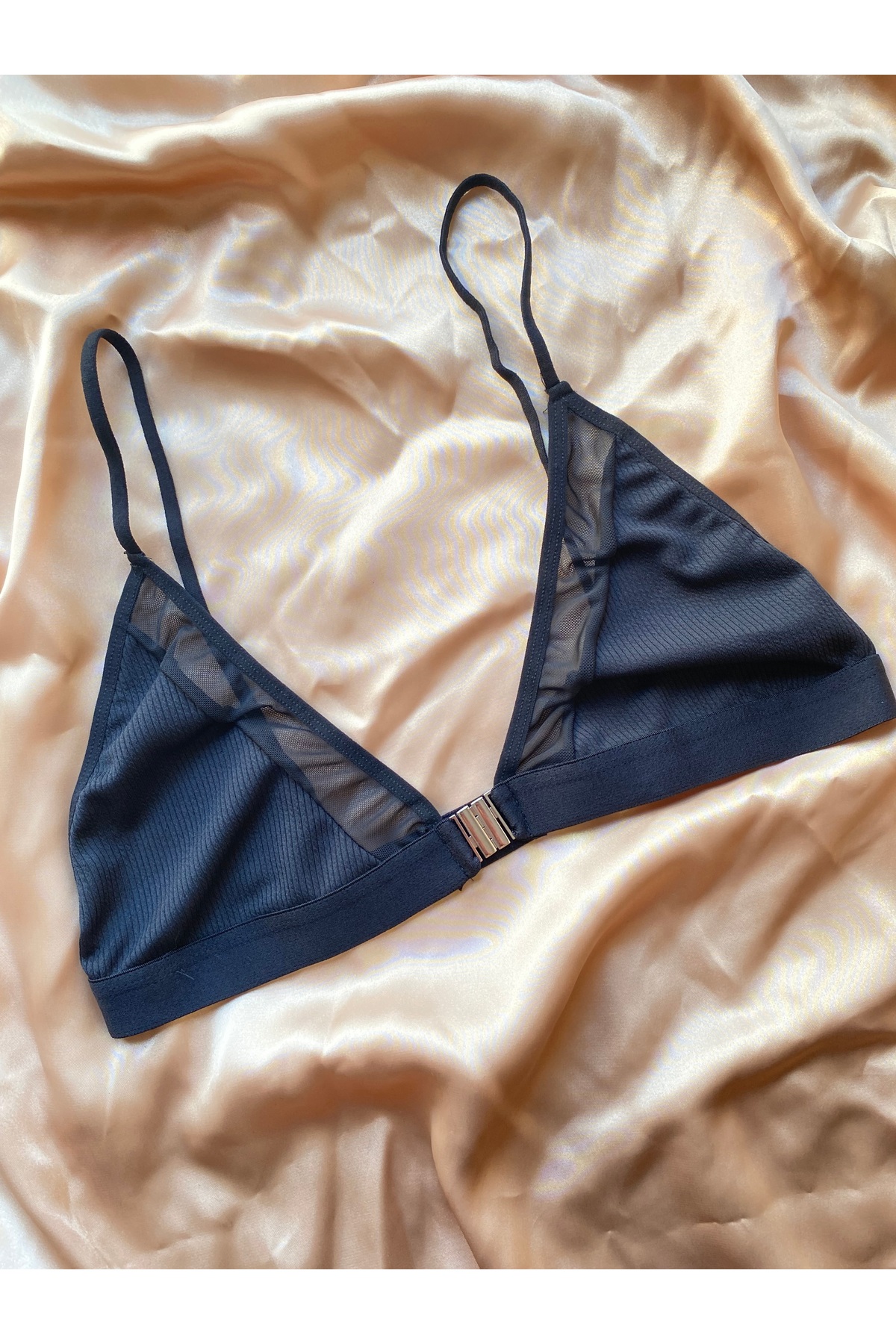 Women's Black Ribbed Fabric Front Clip Bra