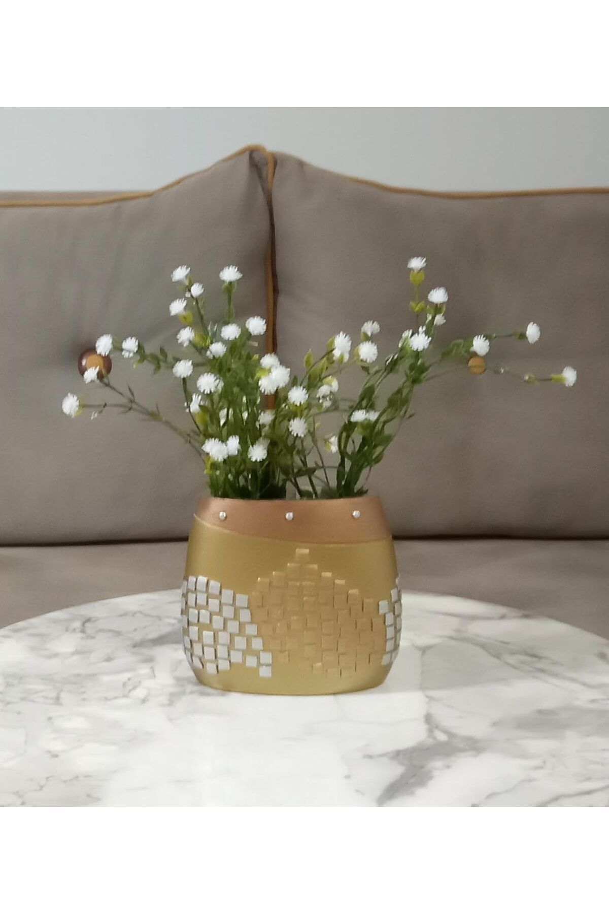 STOREMAX mrttnca Dahil, Beyaz Yapay Çiçek, Dekoratif Altın Mozaik Poliresin Vazo 10x15x5cm trndymrt 108724