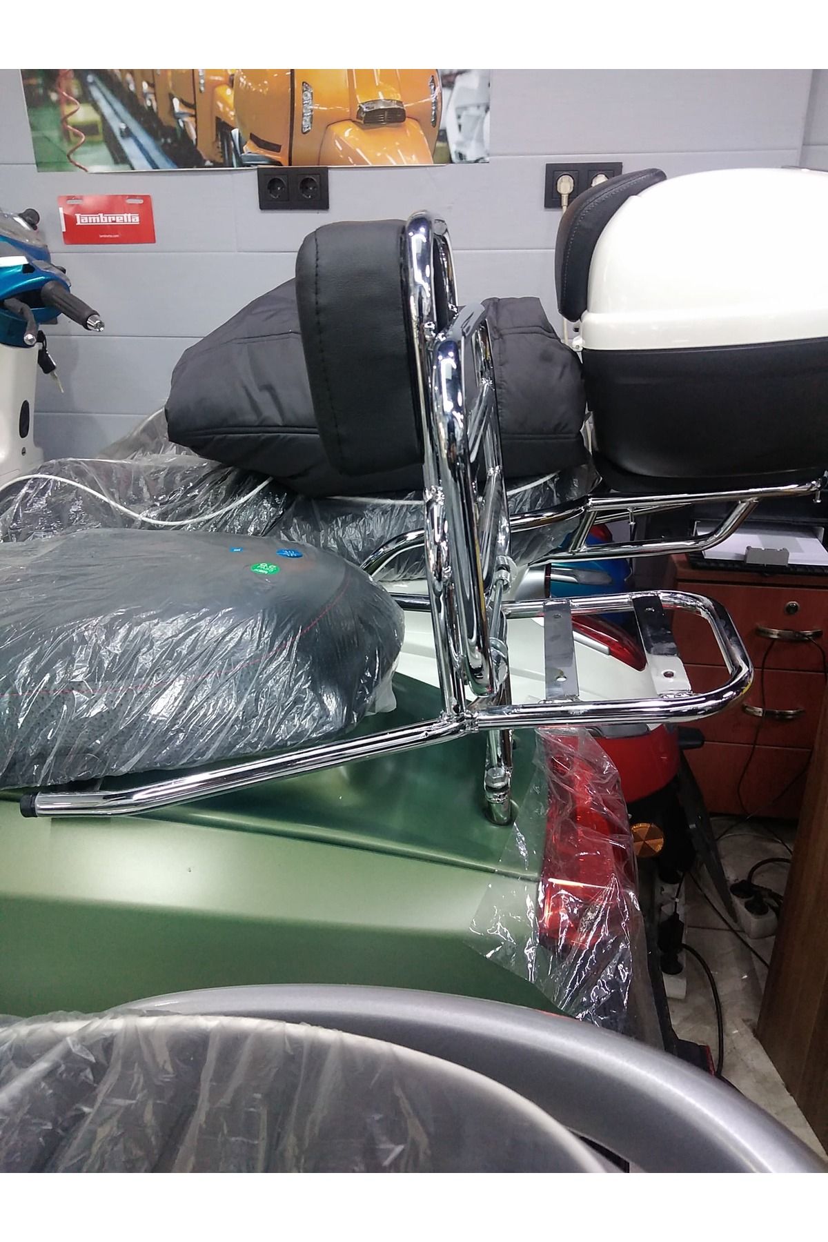 POSEİDON MOTORS LAMBRETTA 125 - V 200 ÇANTA TAŞIMA DEMİRİ SİSYBARLI