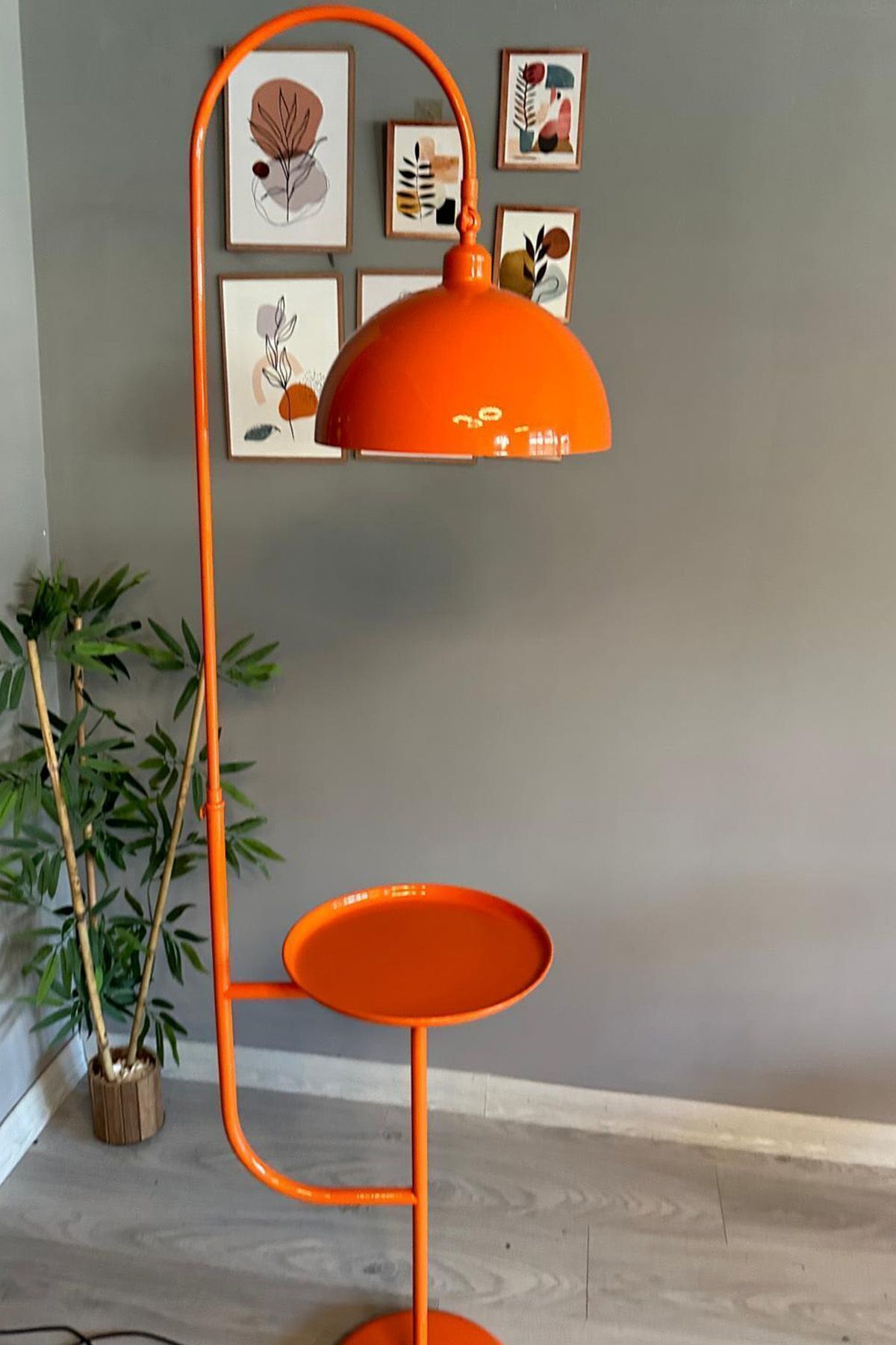Bamyum-Gorkiede Stehleuchte mit Ablage Metall 30 cm Breit Orange 5