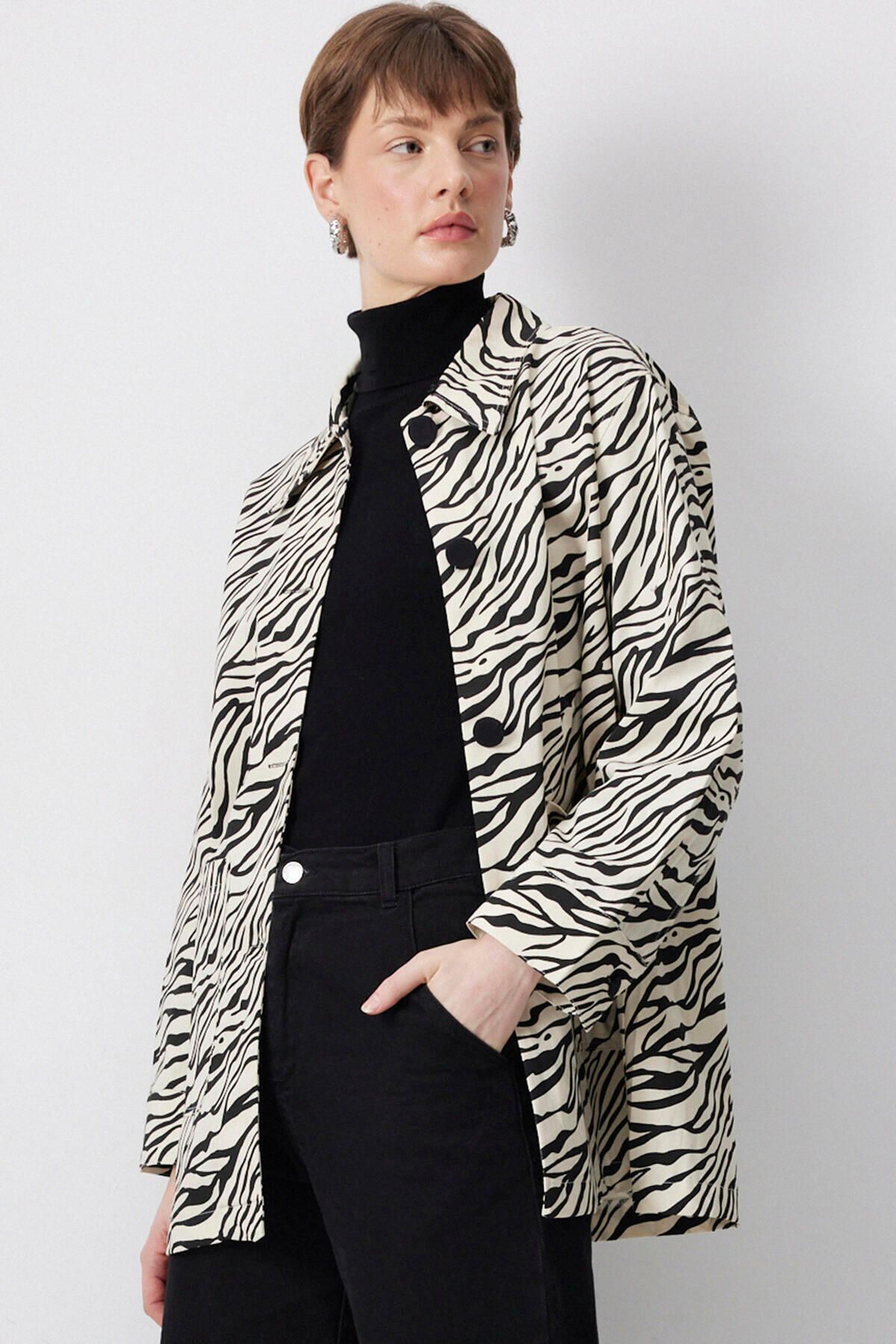 Touché Privé-Zebra Patterned Gabardin Jacket 4