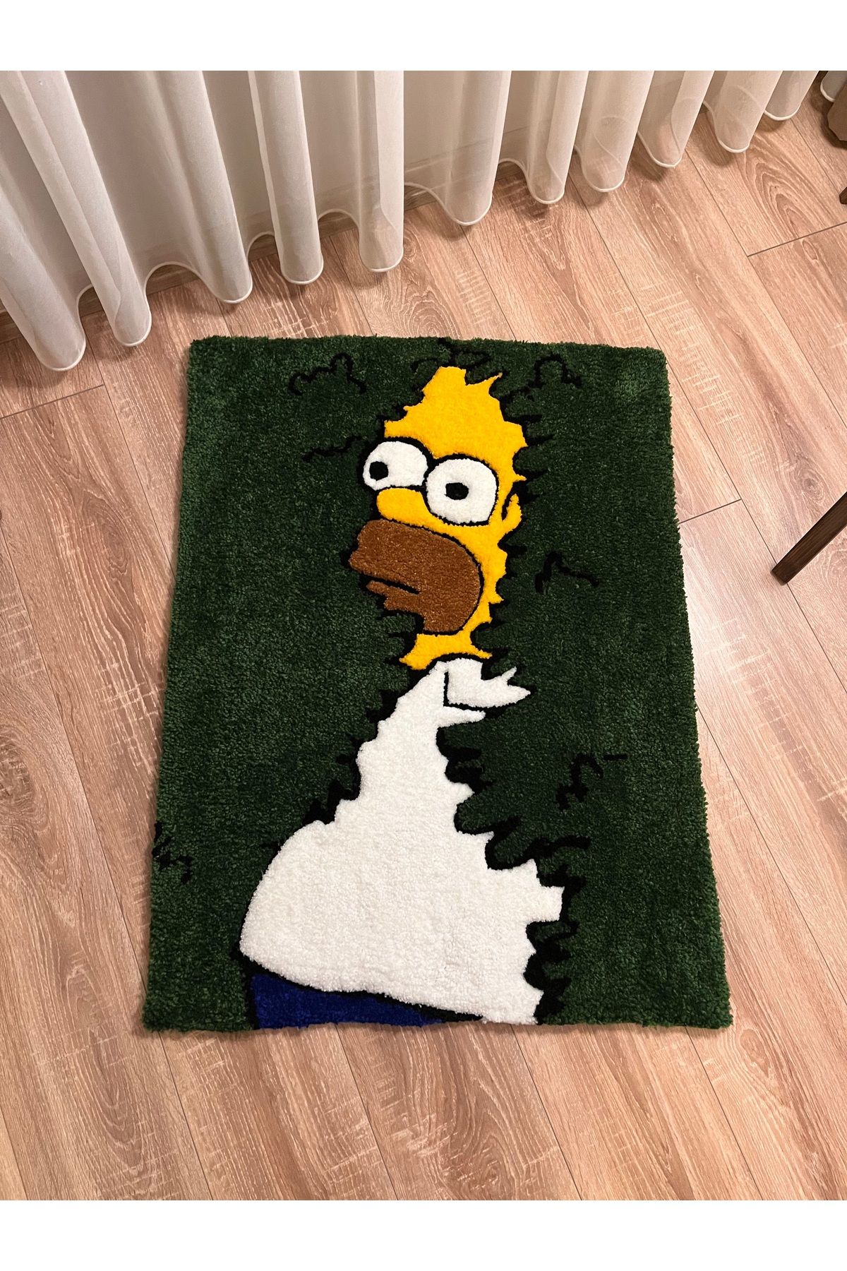 Home Tufting El Dokuması Halı - Homer Simpson Backs into the Bushes - The Simpsons - 90 Cm X 67 Cm