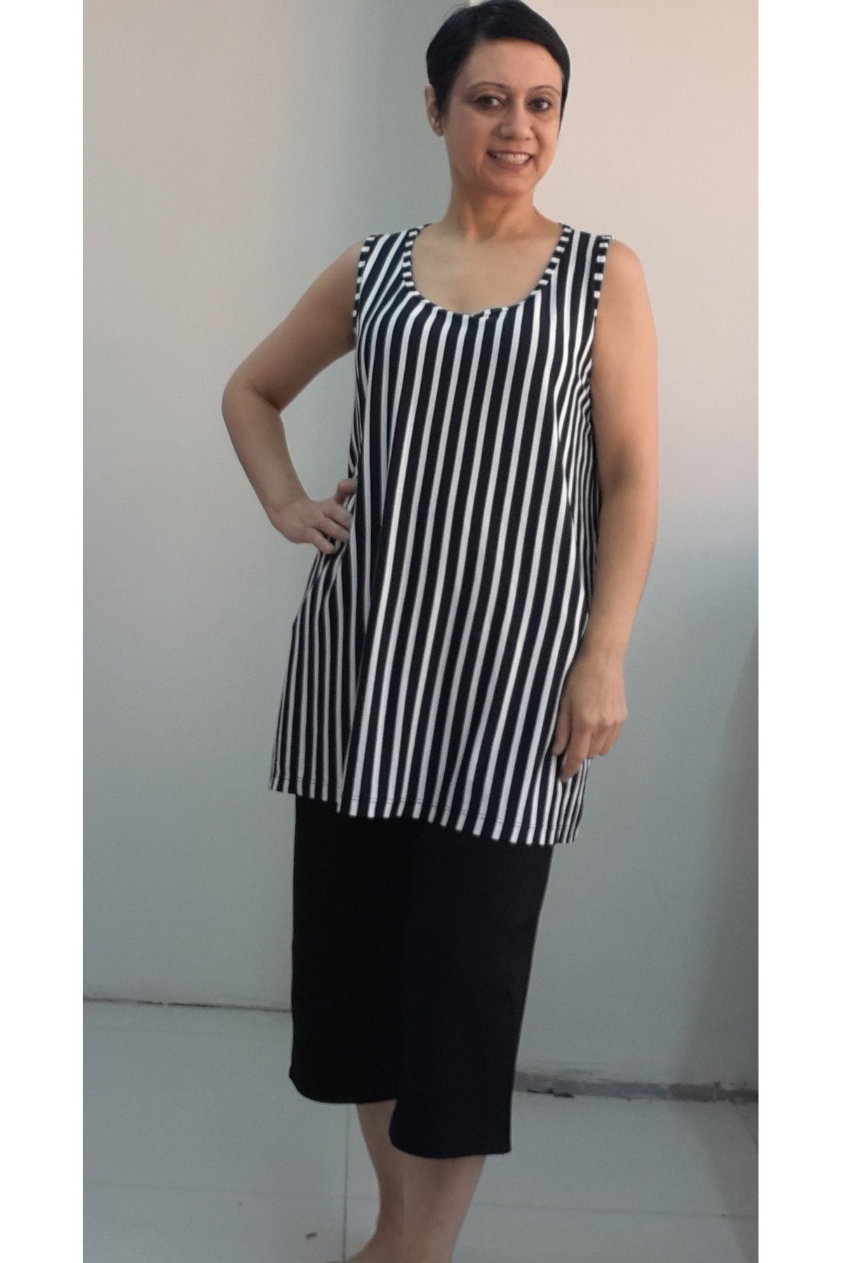 Mertcan Butik-Black Pocket Capri Top Black and White Striped Thick Strap Bottom Top Combed Cotton Viscose Suit 3