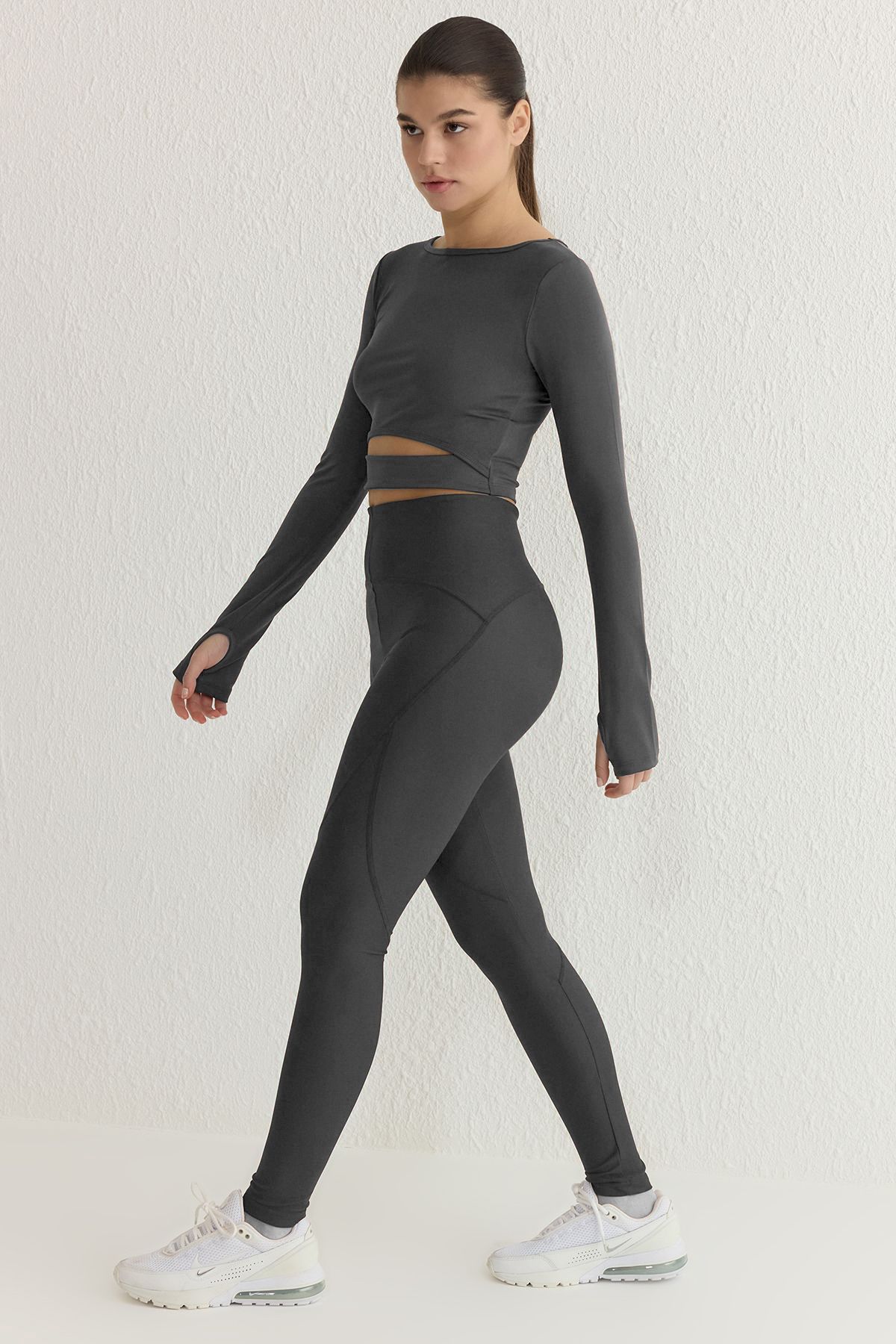 Trendyol Collection Sötét antracit regeneráló teljes hosszúságú kötött sportleggings TWOSS21TA0023