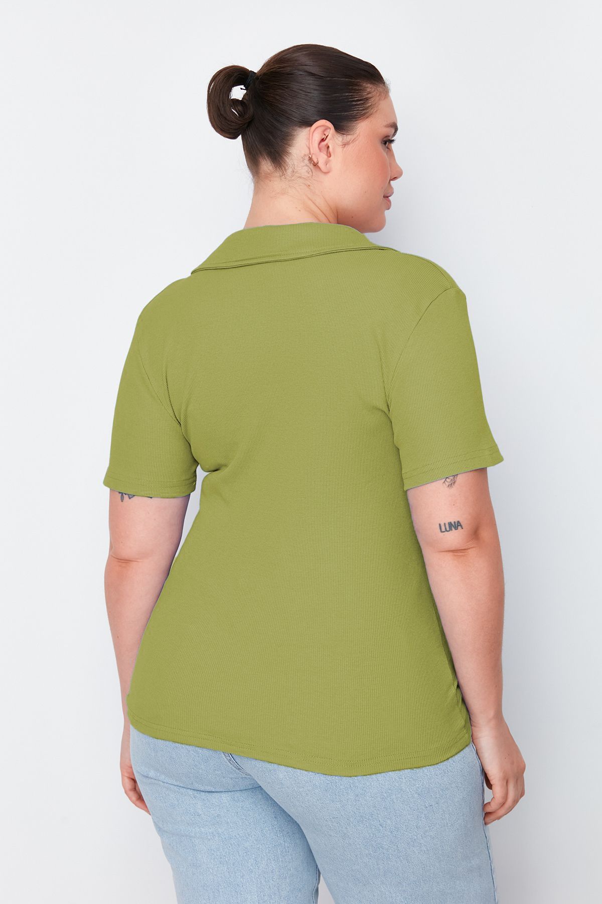 Trendyol Curve-Πράσινη πλεκτή μπλούζα με γιακά πόλο TBBSS22BZ0750 5