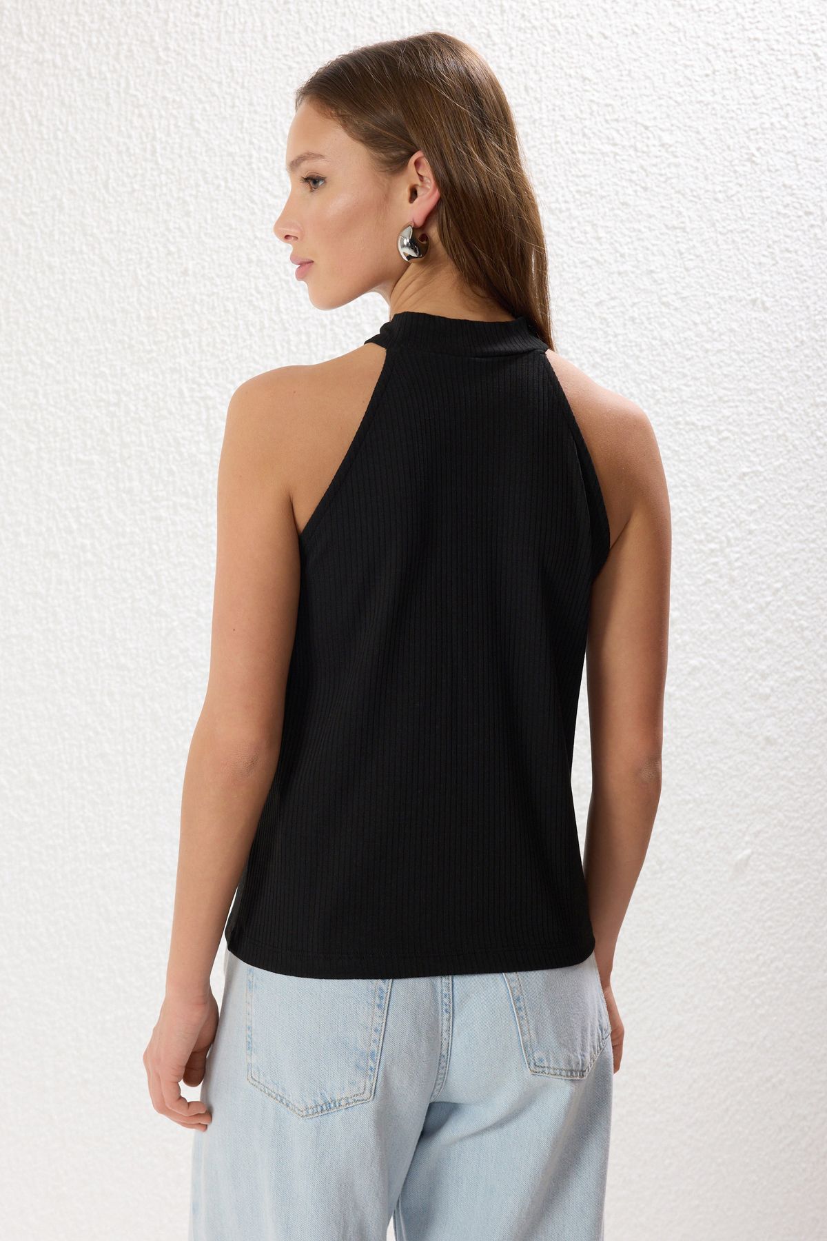 Trendyol Collection-Negru Regular/Regular Fit Guler Halter Tricotat Flexibil TWOSS25AL00021 5