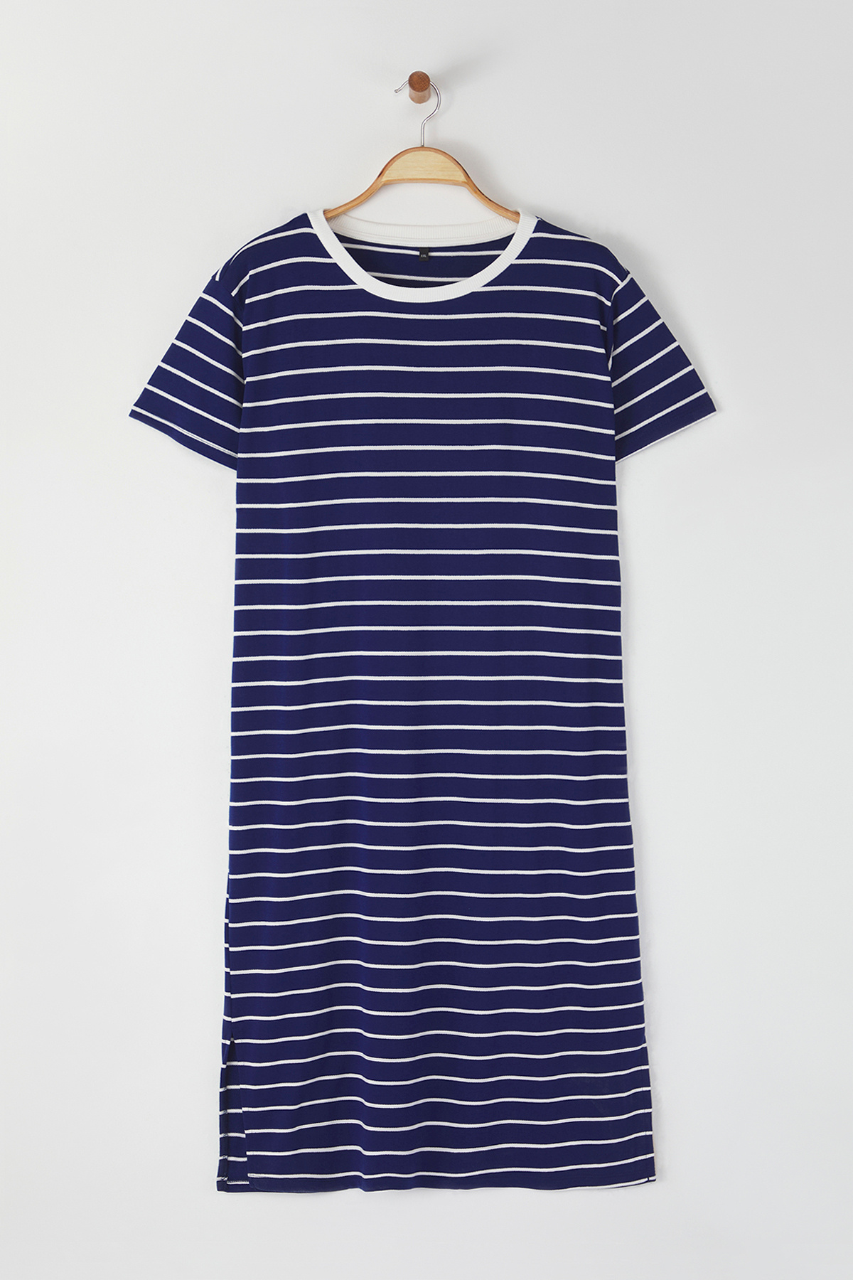 Trendyol Curve-Φόρεμα με ριγέ πλεκτό γιακά ποδηλάτου Navy Blue TBBSS25AH00087 6