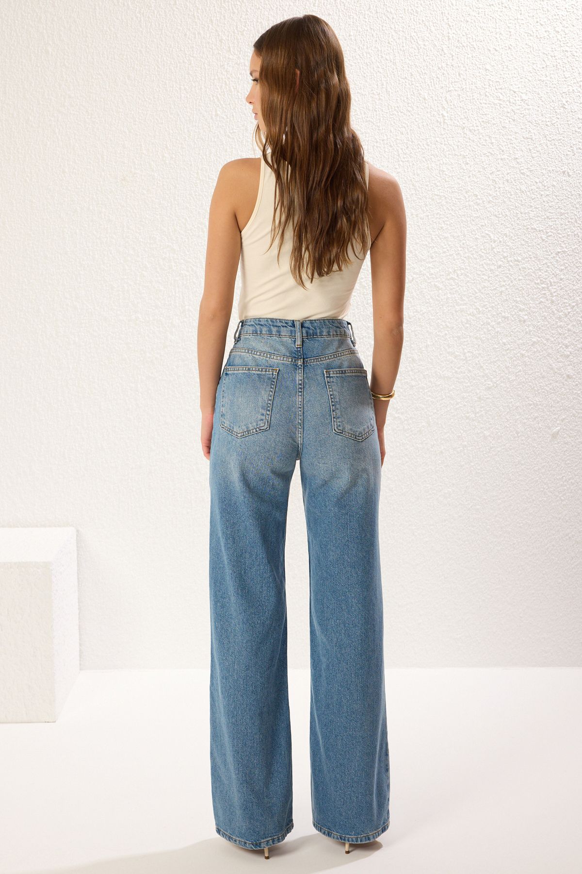 Trendyol Collection-Niebieskie jeansy z wysokim stanem i szerokimi nogawkami Twoss25Je00172 5