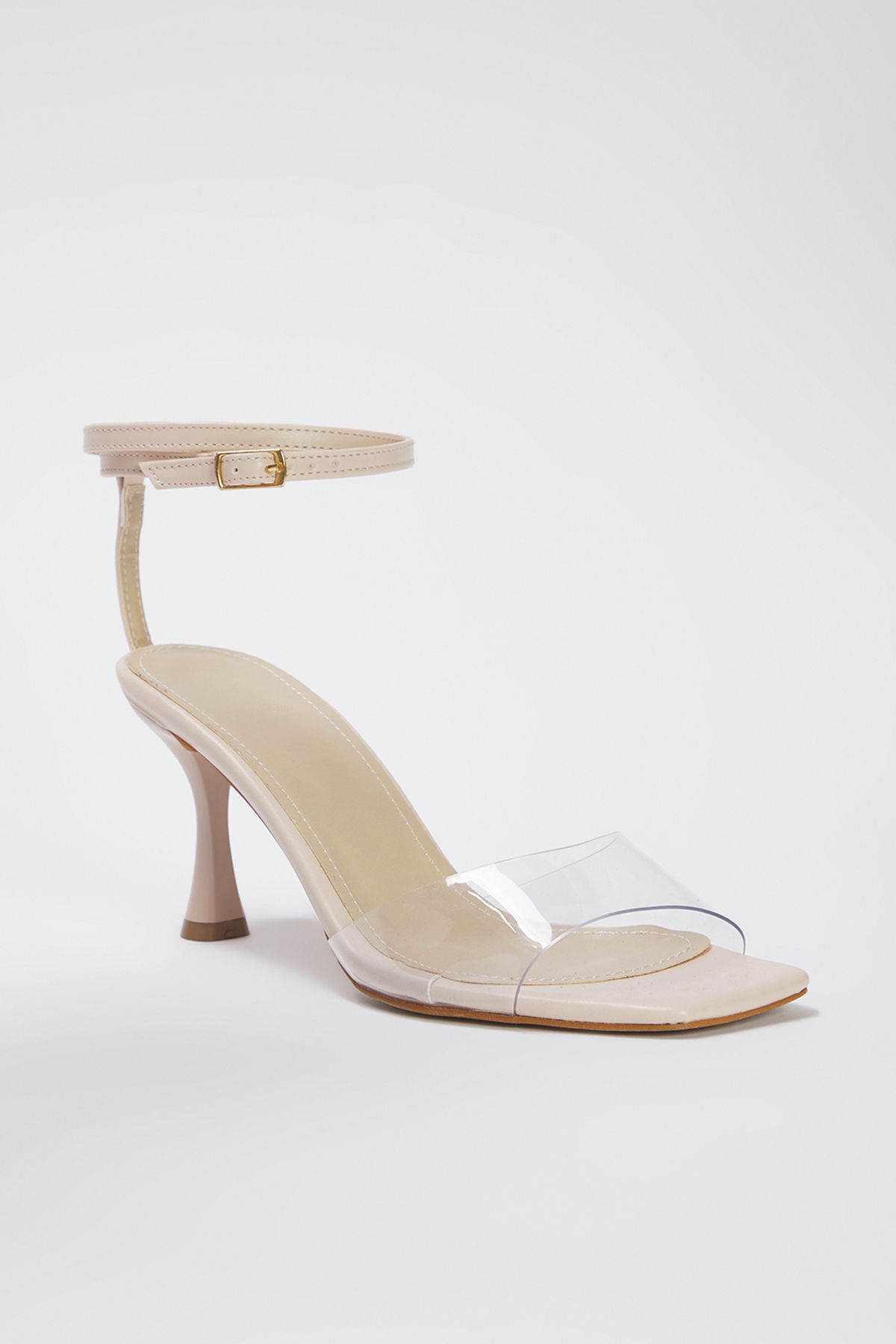 TRENDYOL SHOES-صندل نسائي بكعب عالٍ ومقدمة مربعة من الفينيل باللون البيج - TAKSS25TO00011 2