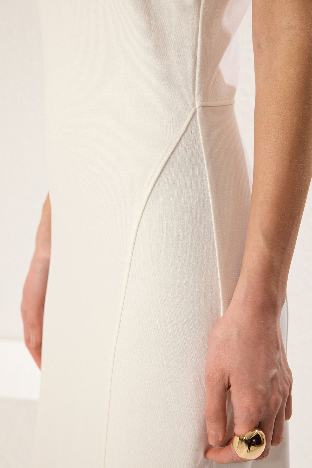 Trendyol Modest-Ecrufarbenes, gerades, gestricktes Interlock-Kleid TCTSS25EB00045 4