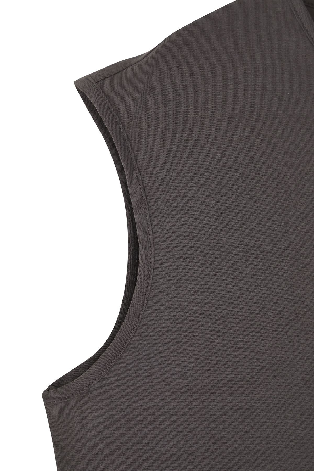 Trendyol Collection-2er-Pack ärmellose T-Shirts/T-Shirts aus weißer und anthrazitfarbener Baumwolle in Übergröße – TMNSS22AL0070 3