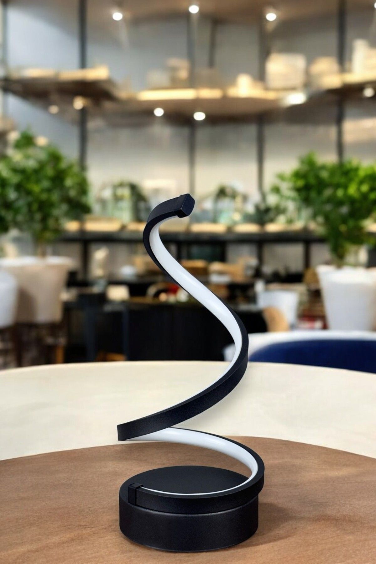LEGACY-مصباح طاولة LED بتصميم عصري باللون الأسود - عاكس الضوء - ضوء ليلي 1