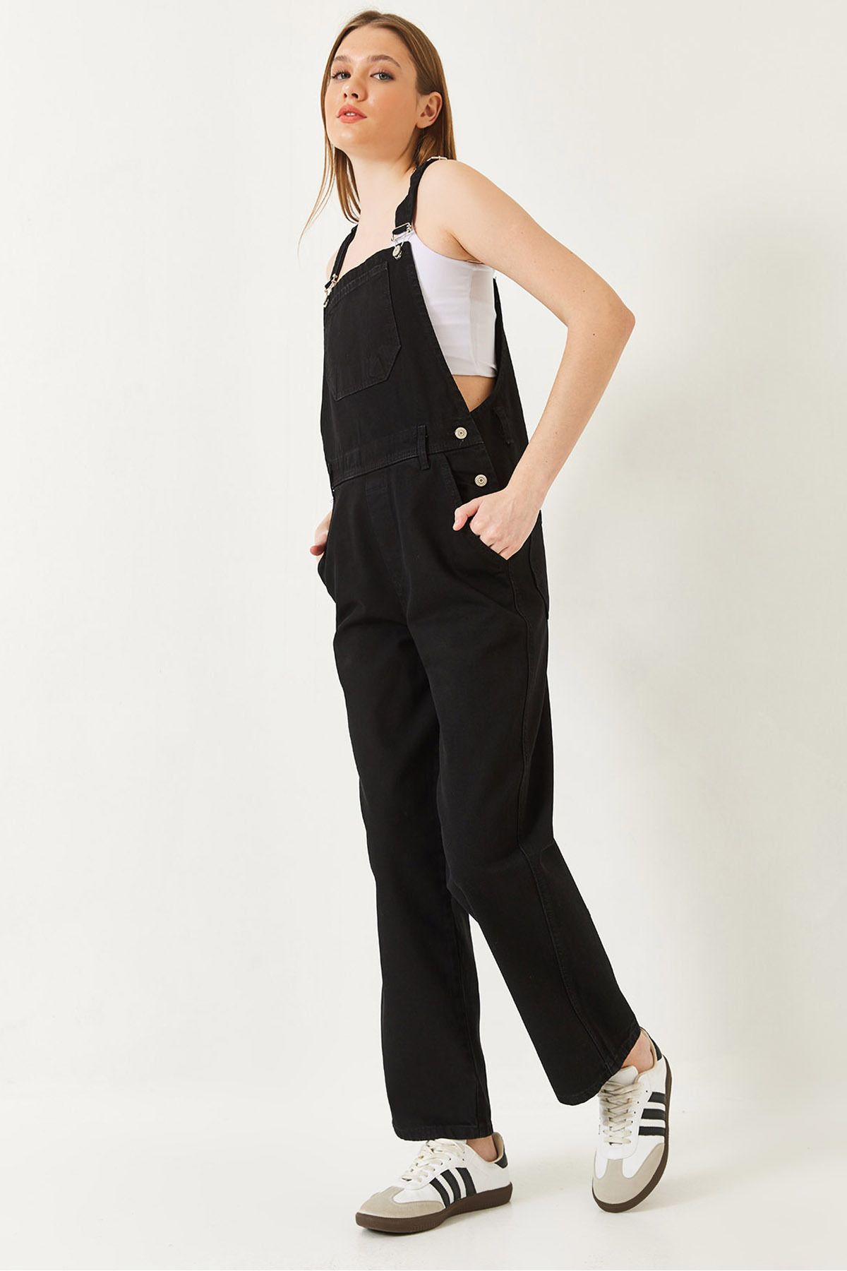 complete the look image