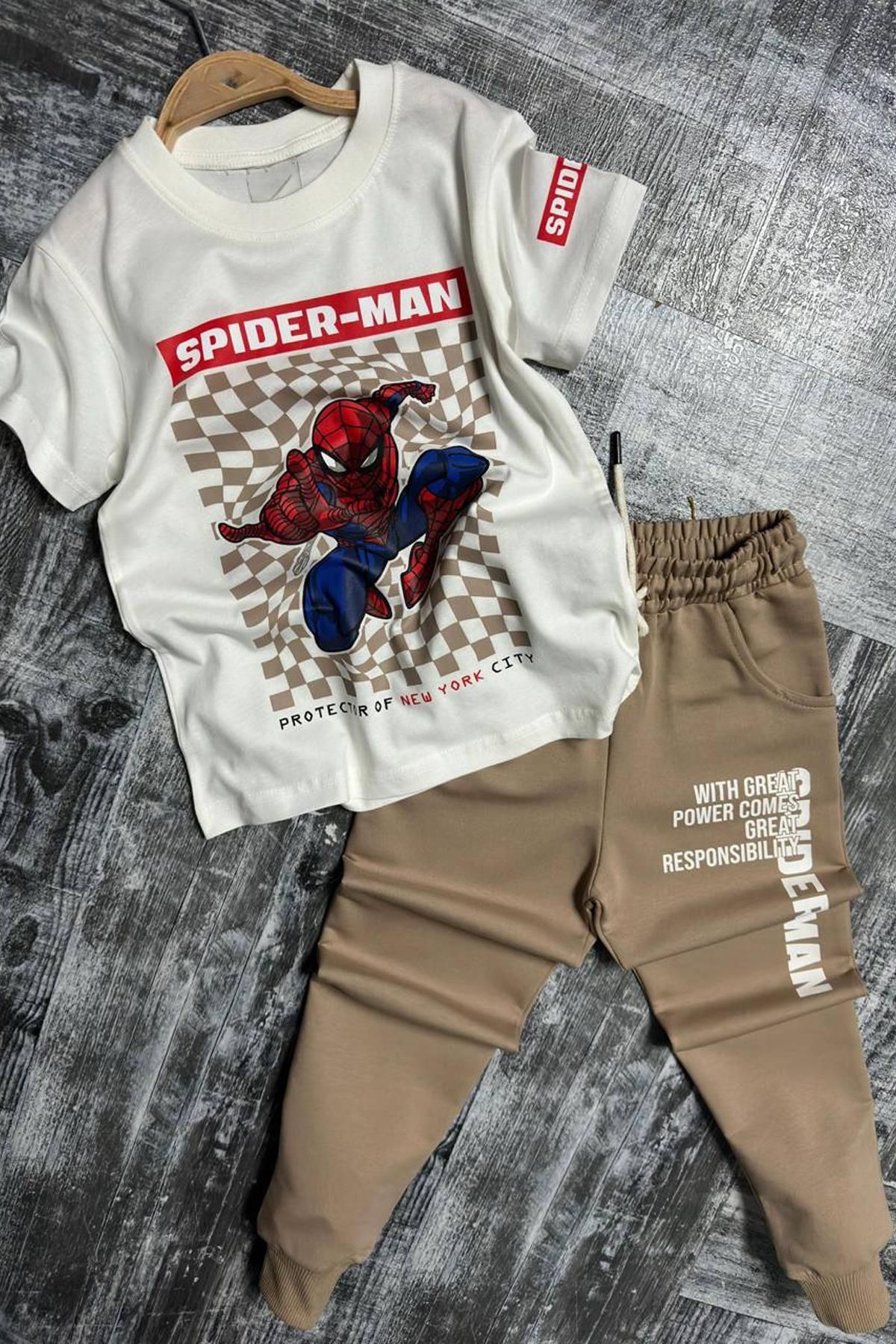 Riccotarz-Boy's Square Pattern and Spiderman Detail and Text Printed T-Shirt Beige Tracksuit Set 4