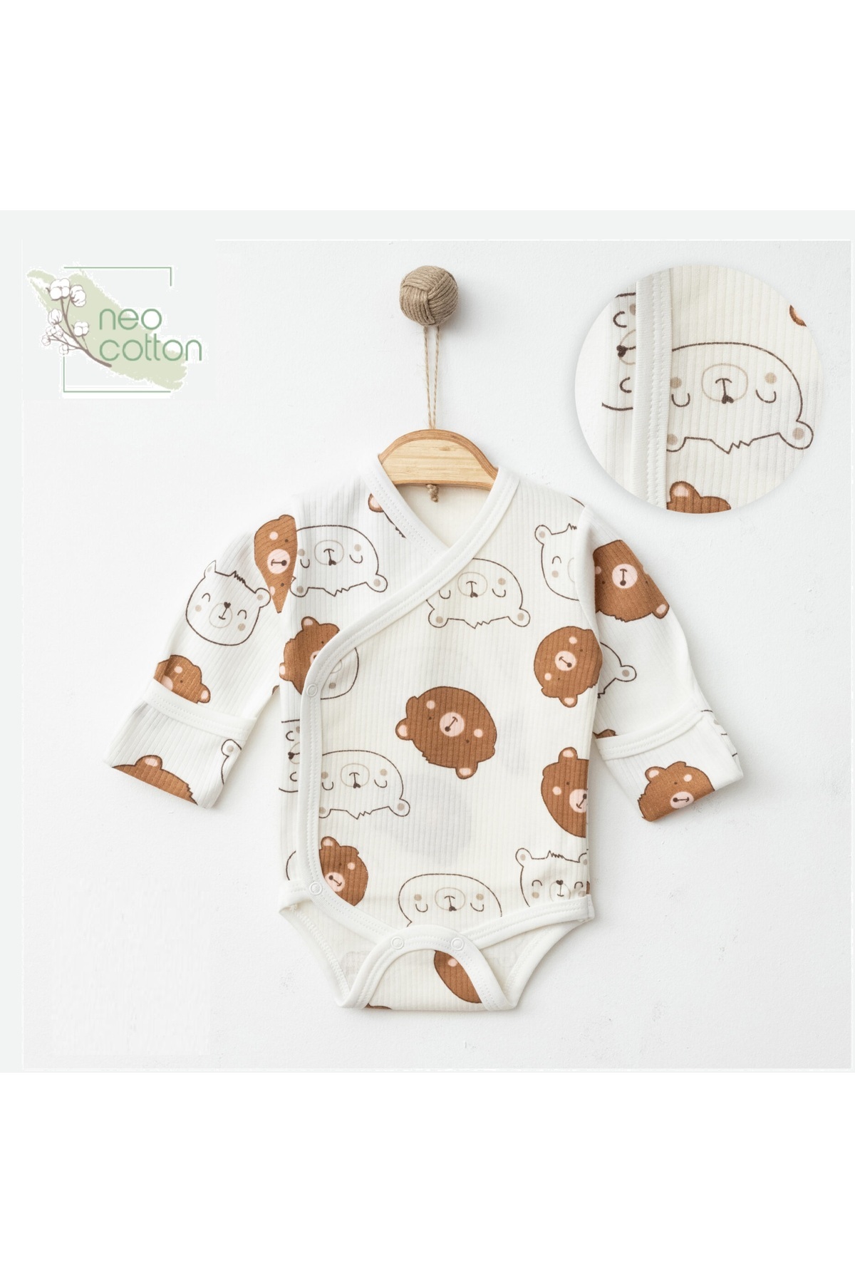 نئو کاتن قنداق فرنگی دو دکمه نخی آستین بلند با دکمه‌های فشاری و دستکش‌های ایمنی (طرح توت فرنگی، طرح سیب و طرح خرس عروسکی)