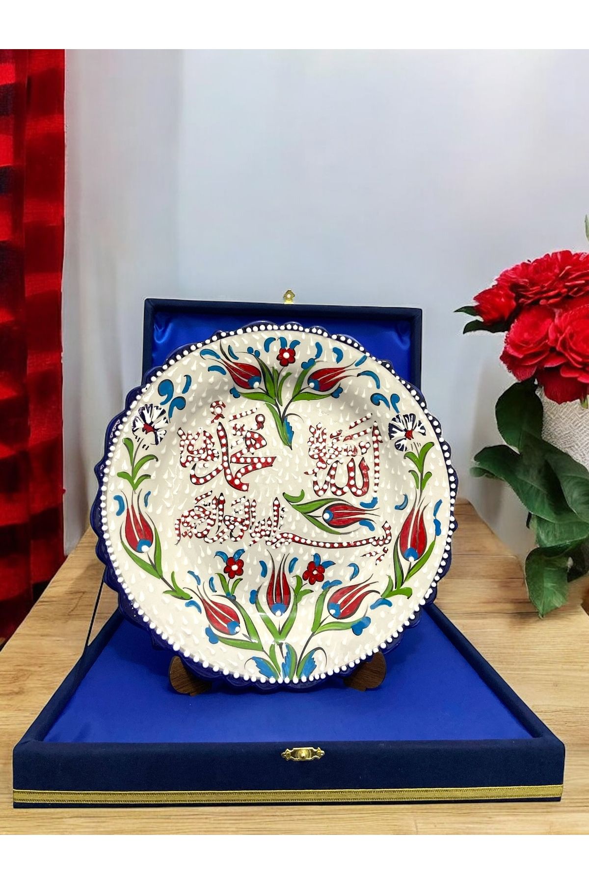 STORESZA Kadife Kutulu Zarif Çini Tabak - Allah ve Muhammed Yazılı (30 cm)