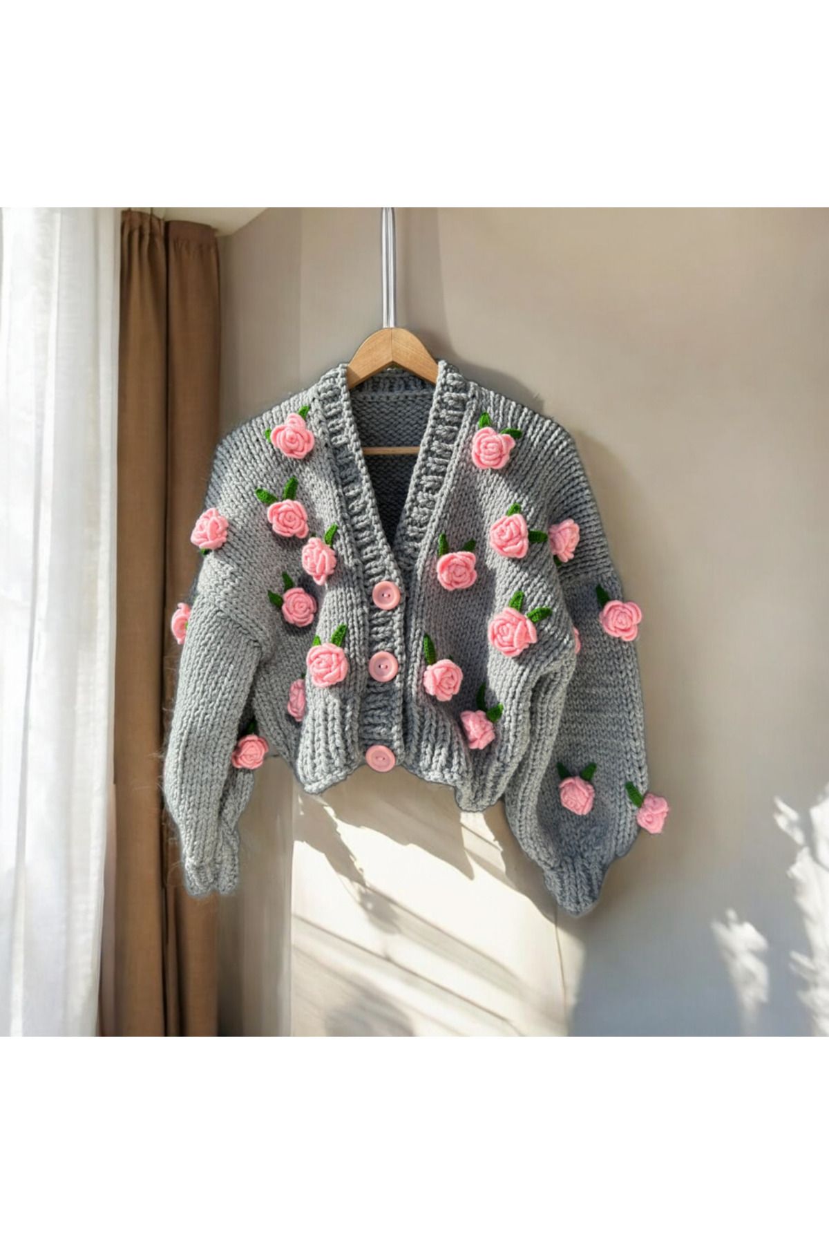 ThreadArtByNur-Cardigan pentru femei tricotat manual cu detalii trandafiri, cardigan cu flori, cardigan la modă 2