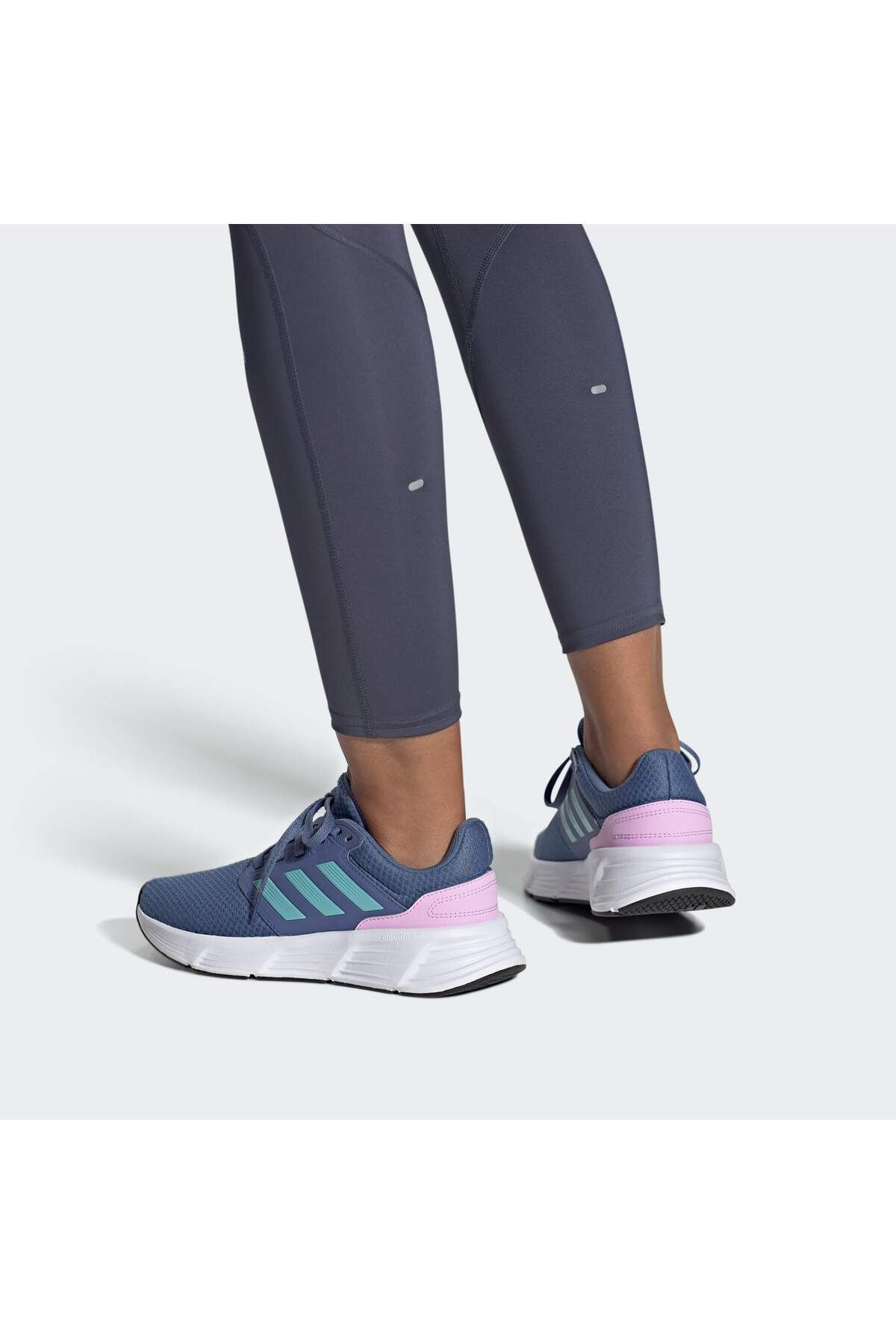 کفش پیاده روی آبی زنانه های رانینگ و آموزش کهکشان 6 WIE1991 adidas