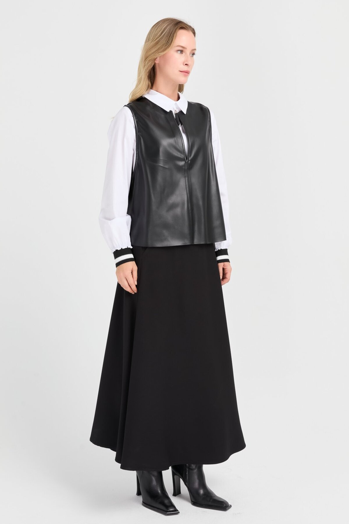 complete the look image