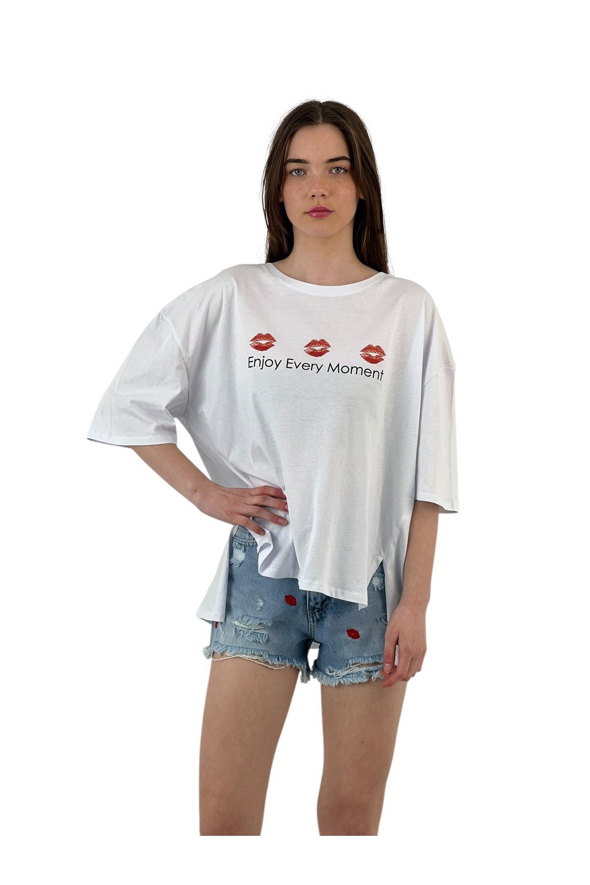 Miss Poem-Enjoy Every Moment" Printed White Oversize T-Shirt 3