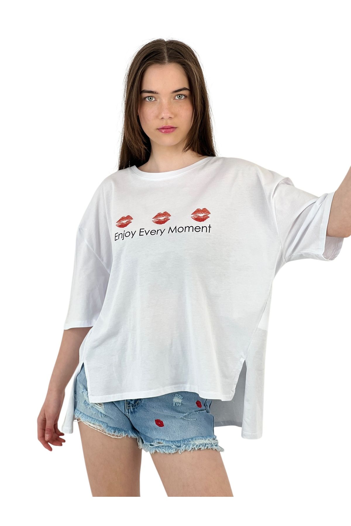 Miss Poem-Enjoy Every Moment" Printed White Oversize T-Shirt 6