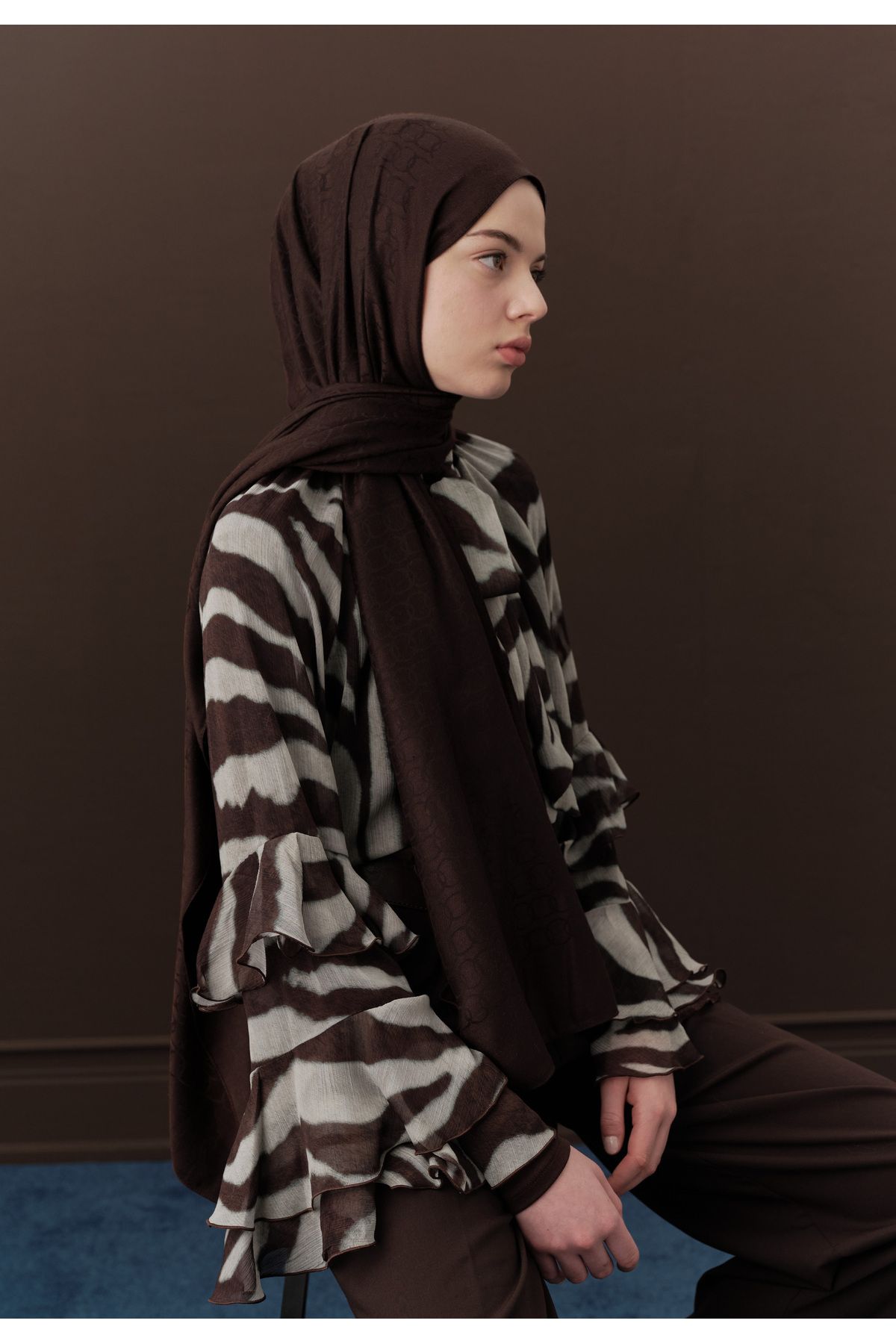 Fresh-Premium Chocolate Color Plain Dolphin Shawl 3