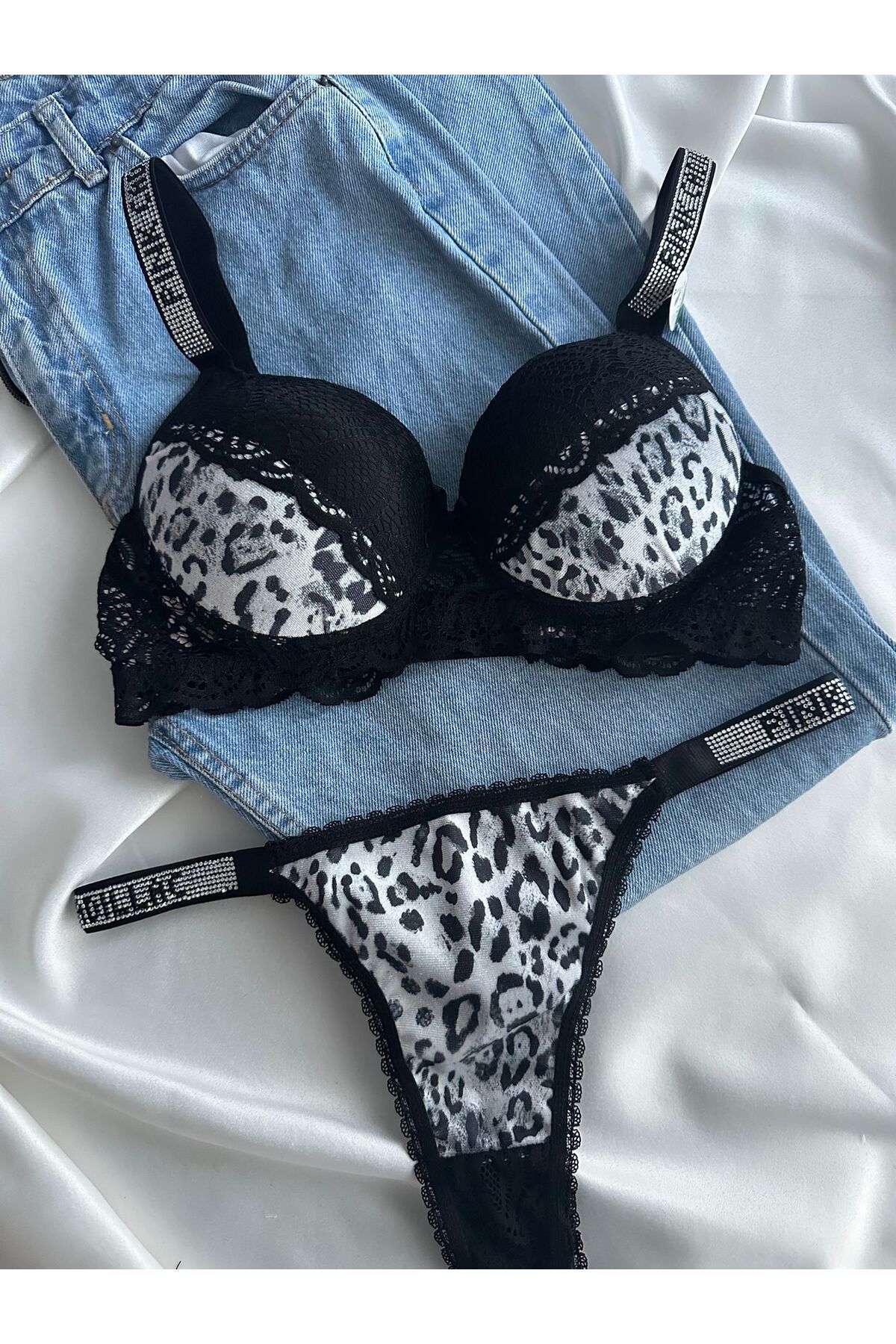 Beyaz Gelincik Underwear Kadın Leopar Dantelli Taşlı Balenli Destekli Dolgulu Push Up Sütyen Takımı Iç Çamaşırı Takımı