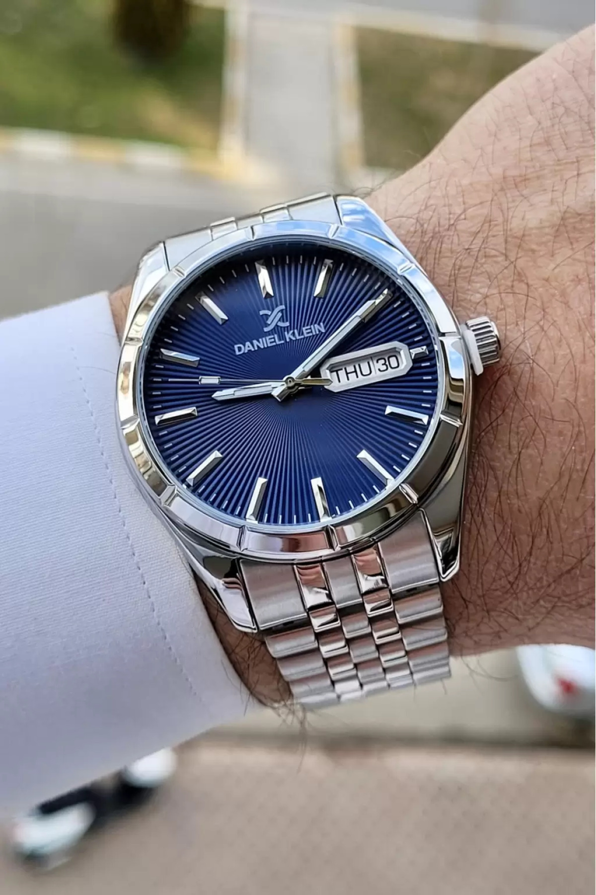 Daniel Klein-Navy Blue Color Men's Wristwatch with Calendar and Day Function Dial 1