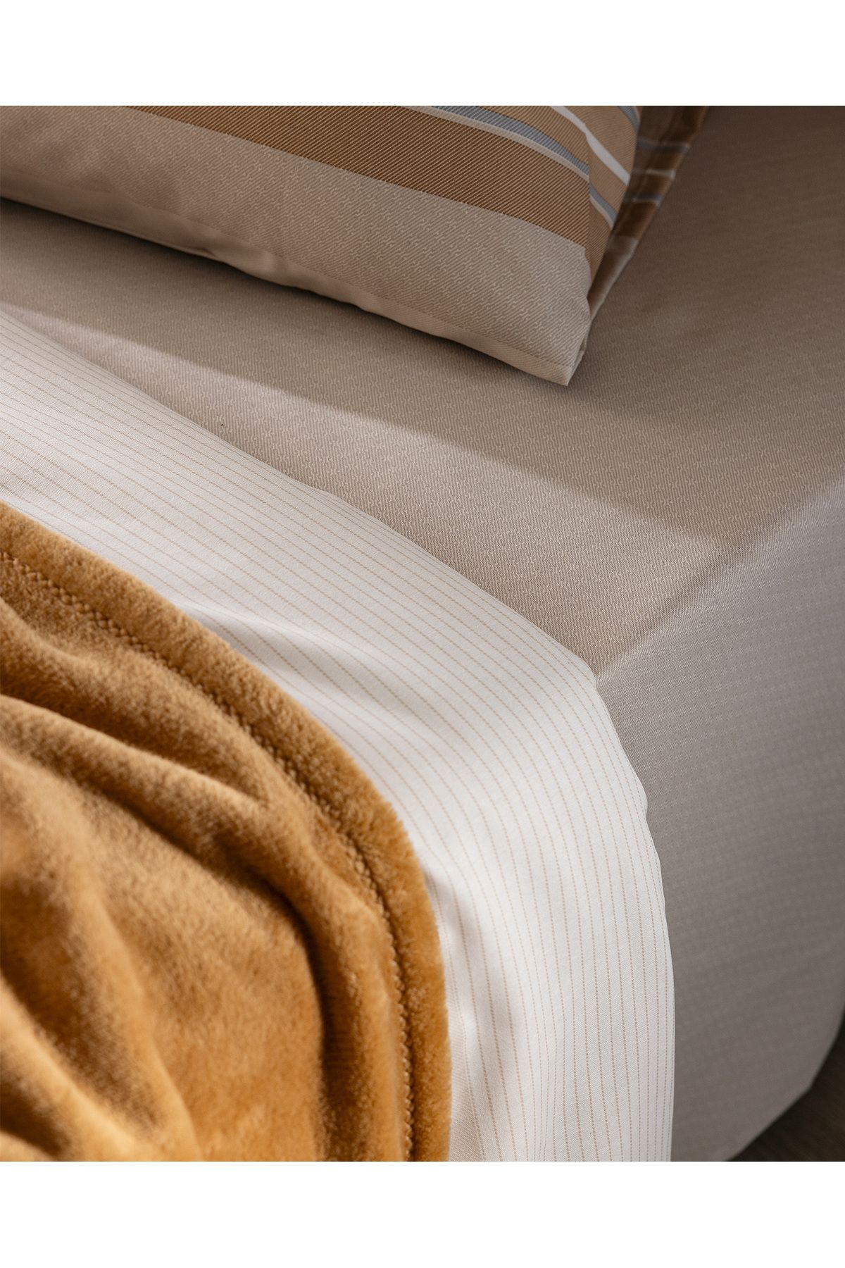 Madame Coco-Desty Camel Cotton Double Blanket Set 8