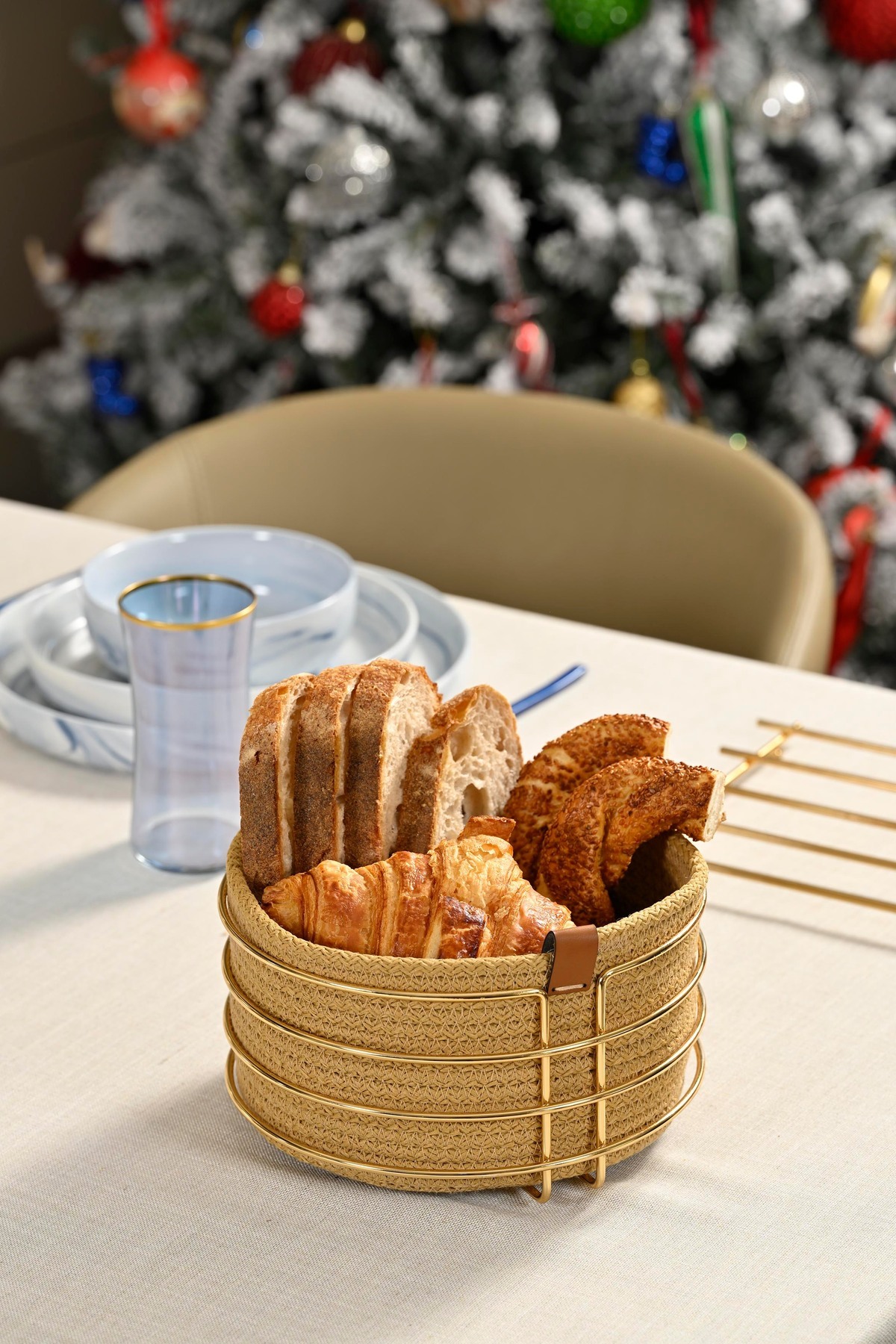 Edora Home Altın Yuvarlak Ekmek Sepeti Şık,Ekmeklik Kahve Hasır Örmeli Makrome-Çok Amaçlı Metal Paslanmaz