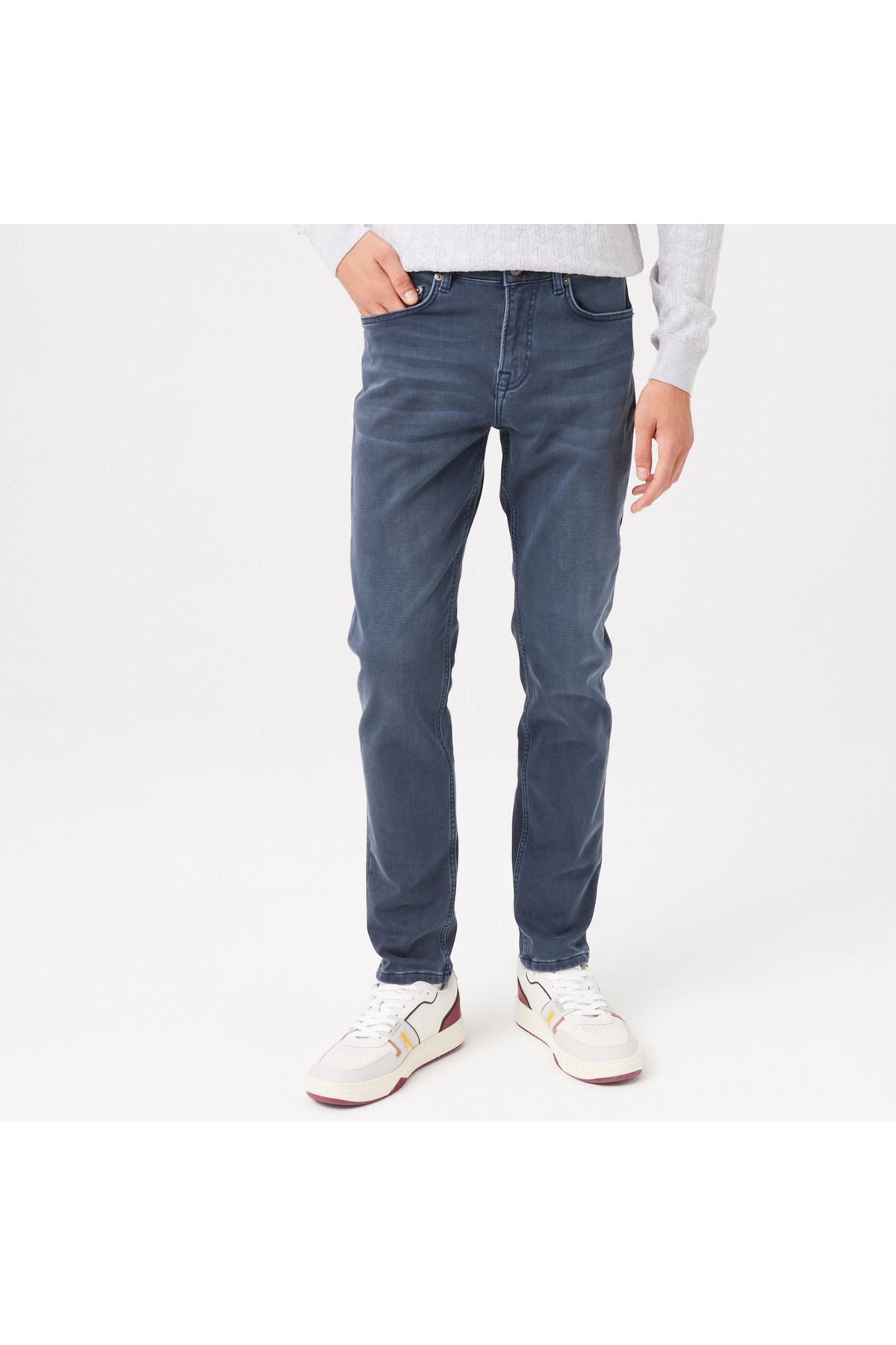 شلوار خاکستری مردانه جین باریک و مدل تیره Lacoste