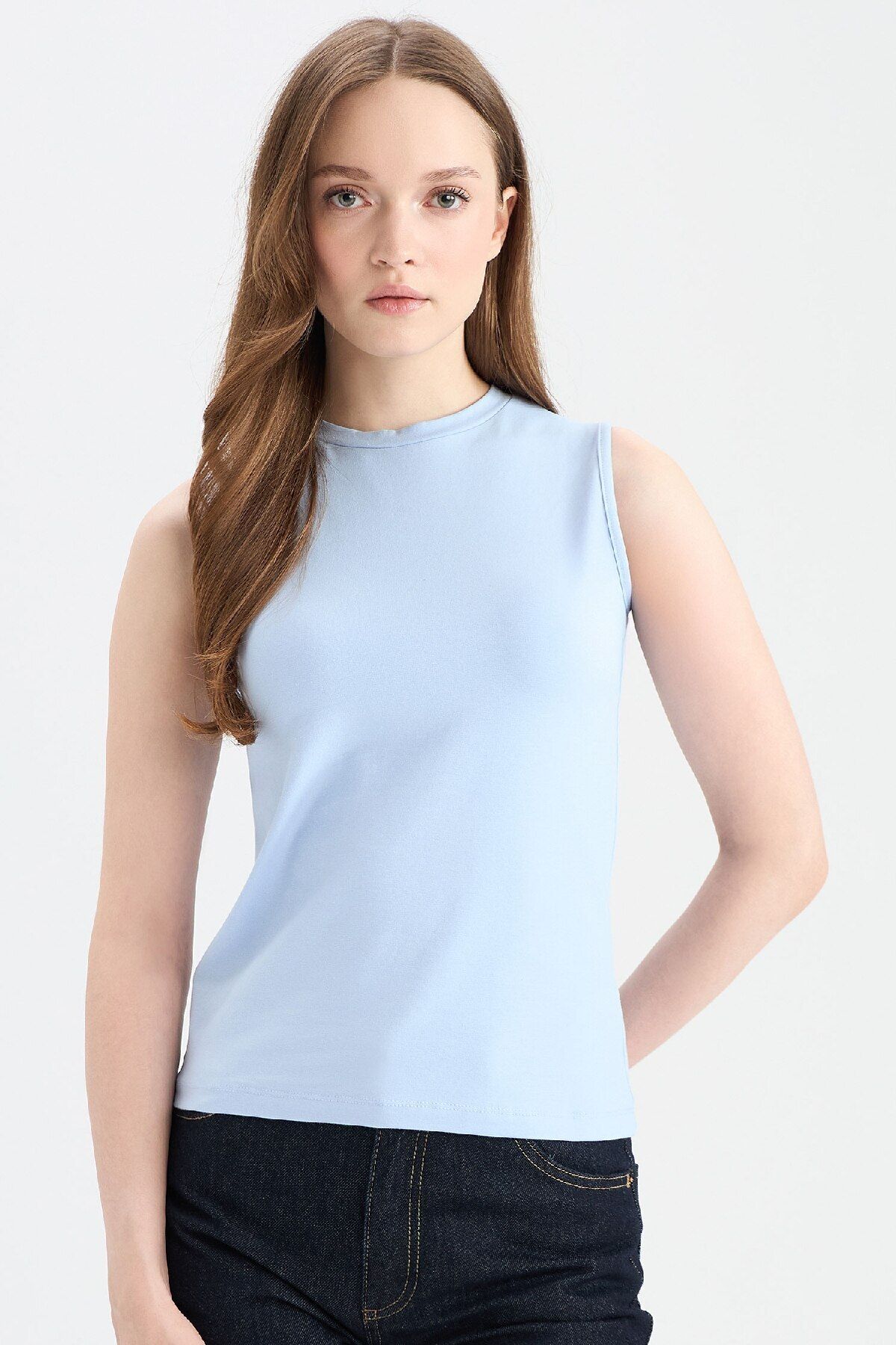DeFacto-Regular Fit Crew Neck Basic Plain Sleeveless Tunic E7619Ax25Sp 1