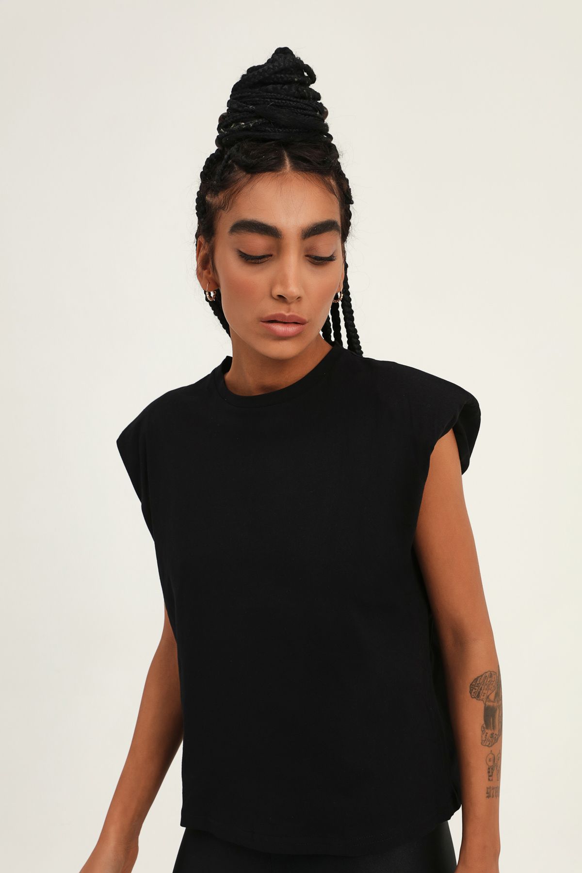 Quzu-Tricou negru fără mâneci căptușit de bază 3