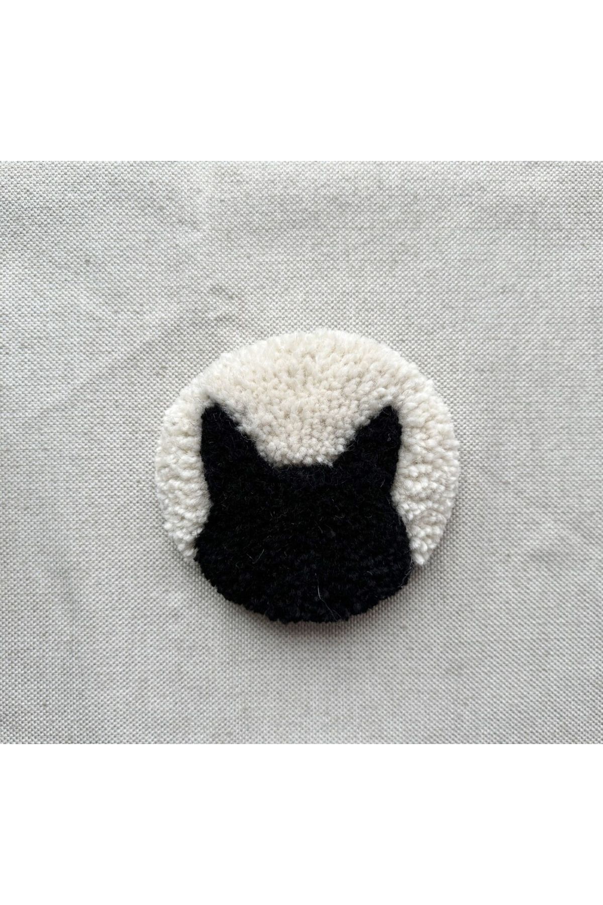 Juji Art Studio-Cat Shaped Tufting Coasters Set - Set of 2 Handmade Mug Rugs 4