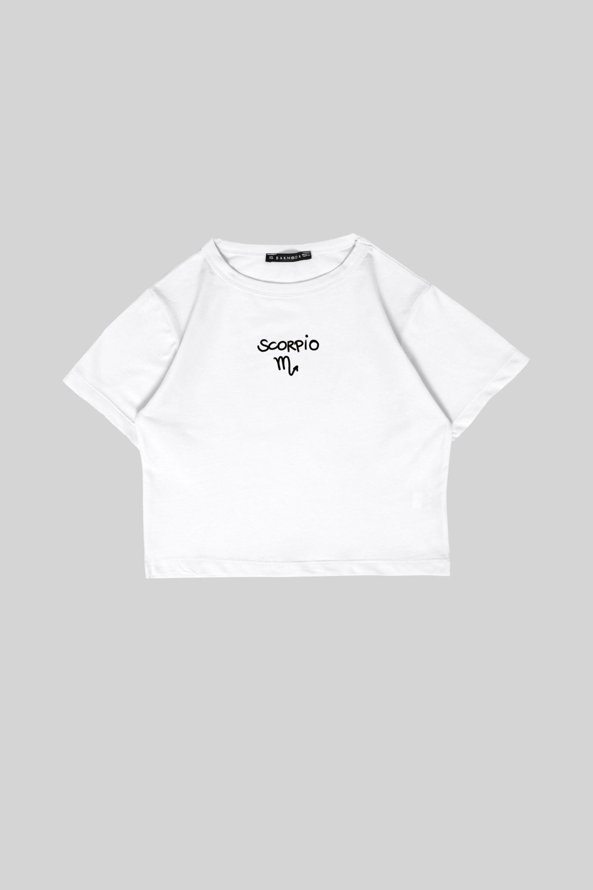 Sekizbiraltı Scorpio Baskılı Beyaz Crop Top