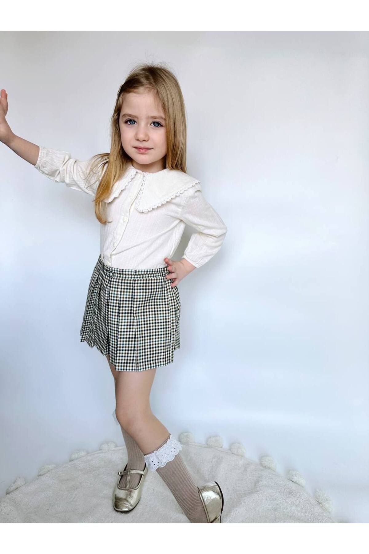 Aslı Türkoğlu-Zr Model Girl's Front Buckle Shorts Skirt 2