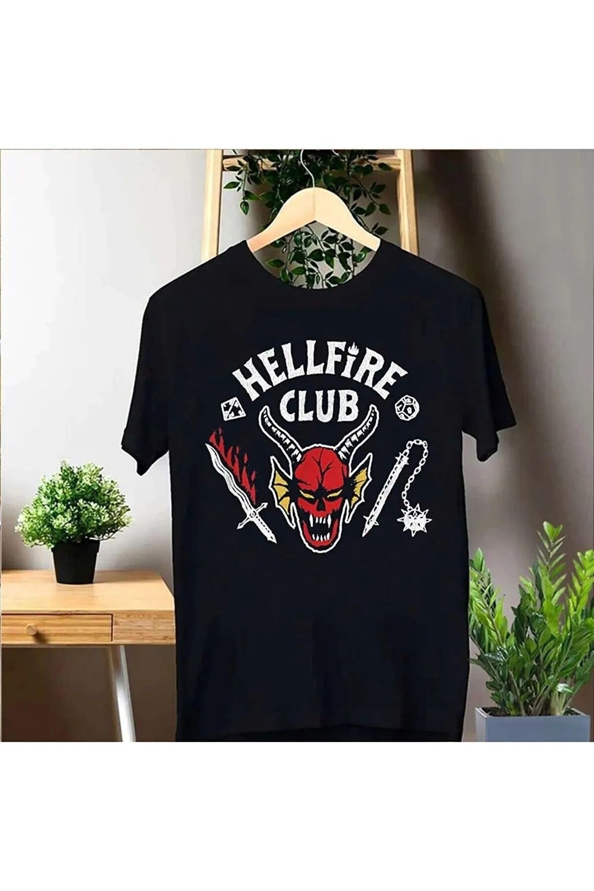 DEEFWEAR Stranger Things 4. Sezon Dustin Hellfire Club Unisex Siyah T-shirt