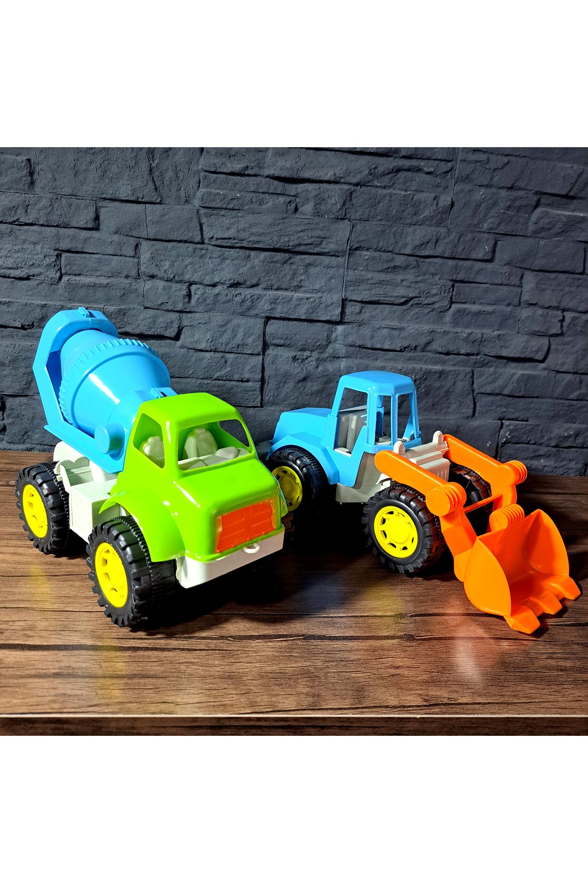 GÜVEN DTM Oyuncak Mikser ve DOZER İş Makinası 24x17cm Mikser döner yukarı kalkar Dozer hareketli Yerli üretim