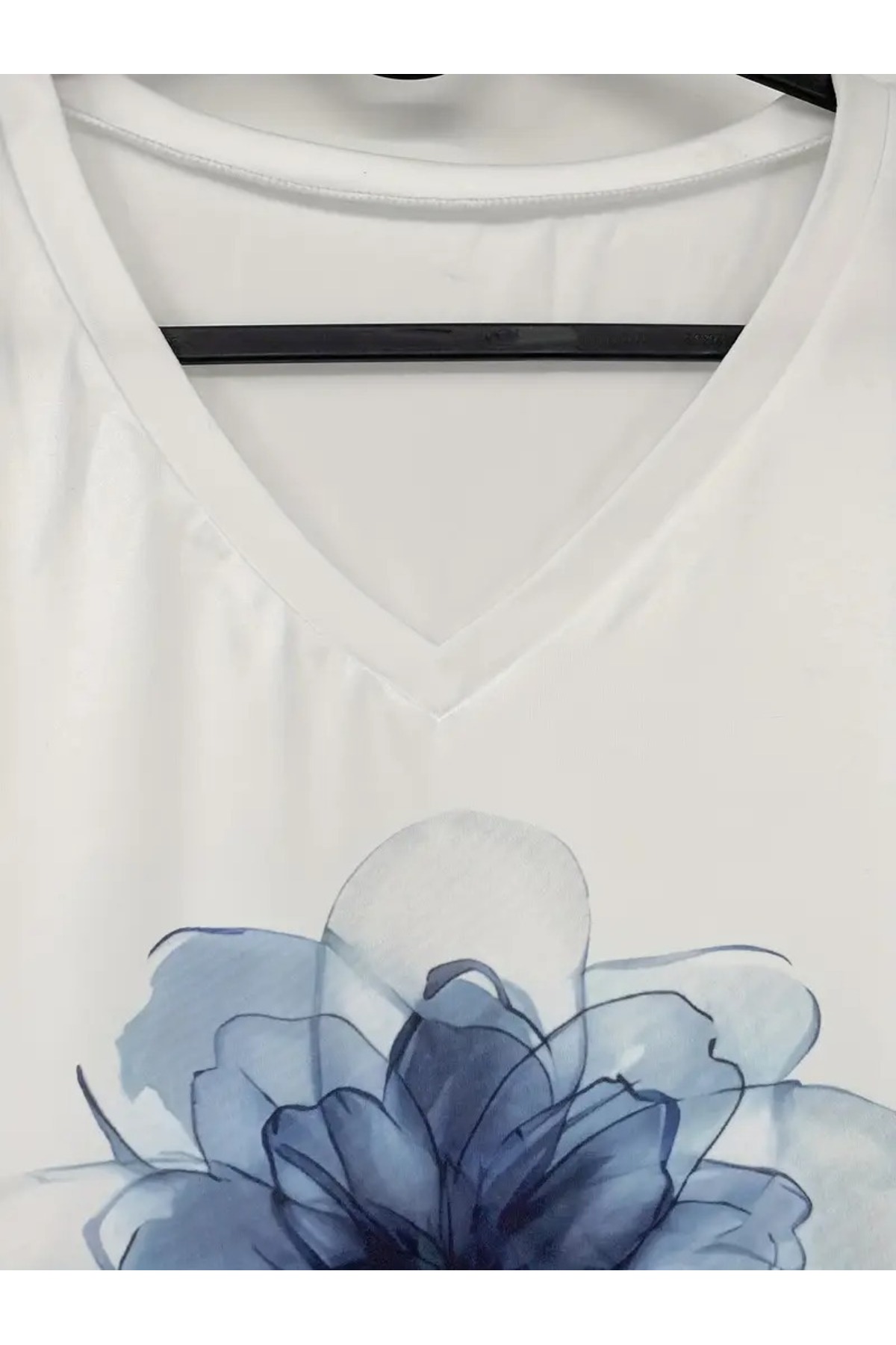 mercoledi  V Yaka Baskılı Oversize T-shirt Salaş Boyfirend - Görsel 3