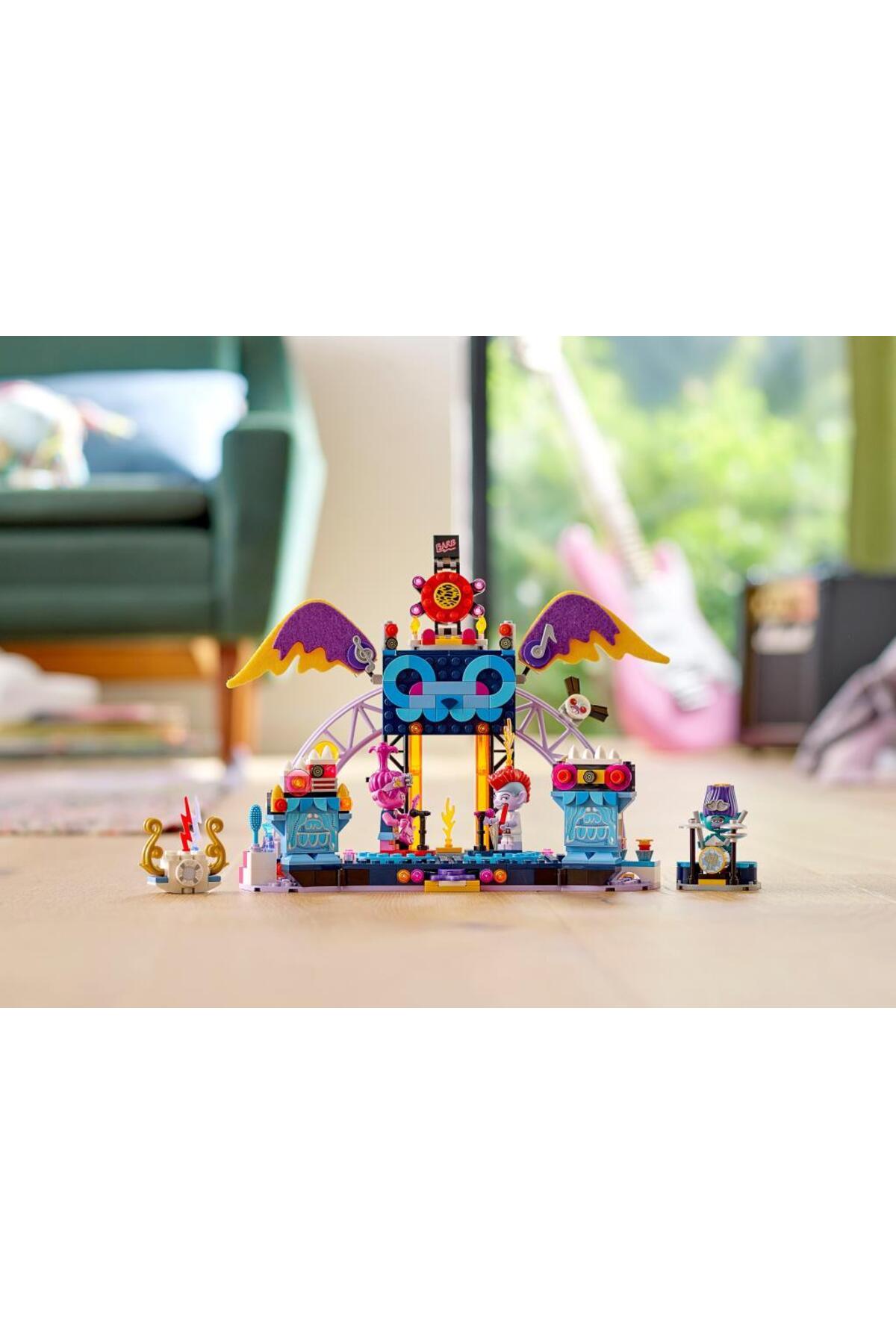 کنسرت شهر سنگ آتشفشانی ترولز در تور جهانی لگو ۴۱۲۵۴