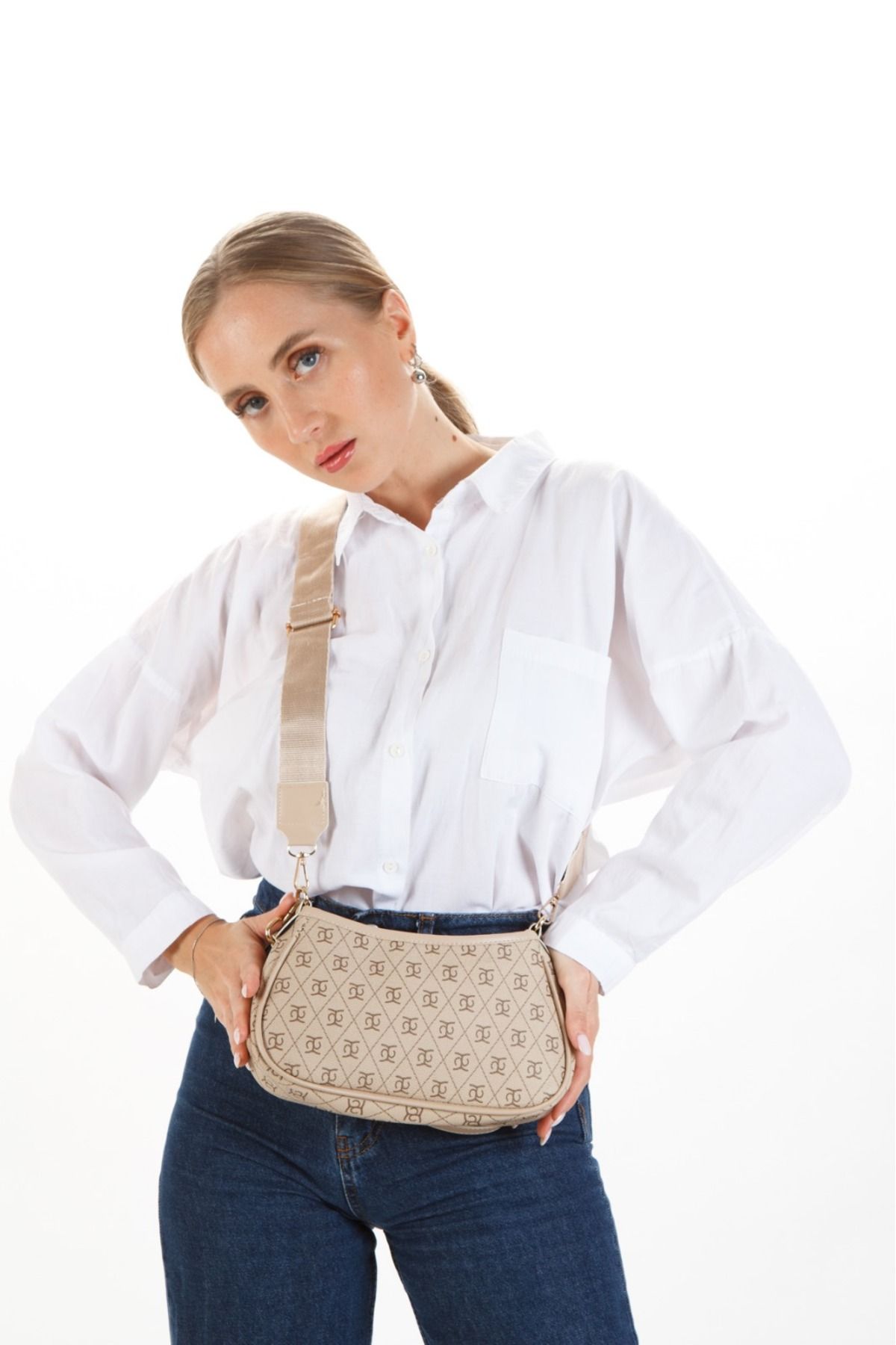 Newish Polo-Women's Beige Farme Monogram Baguette Hand and Shoulder Bag 4