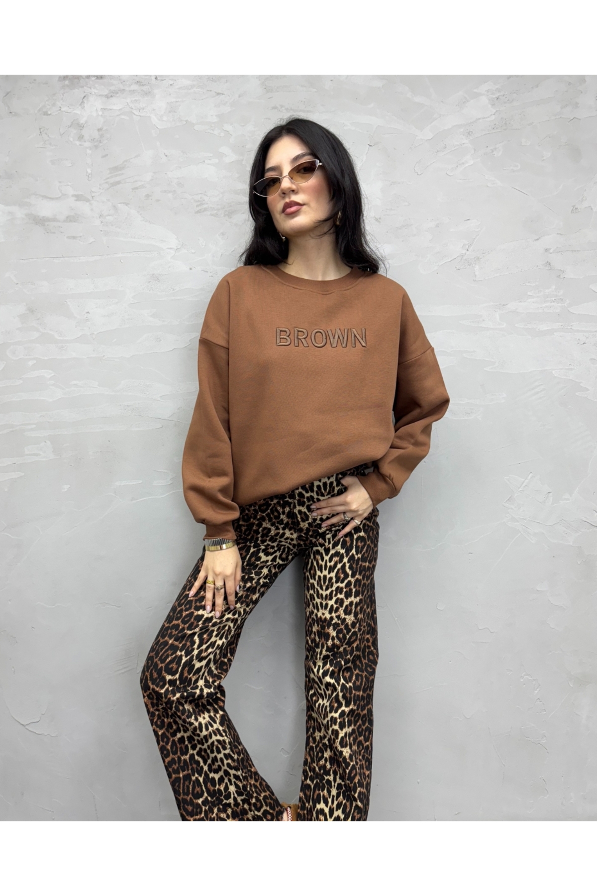 Kadın Kahve Rengi Nakışlı 3 Iplik Şardonlu Oversize Sweatshirt